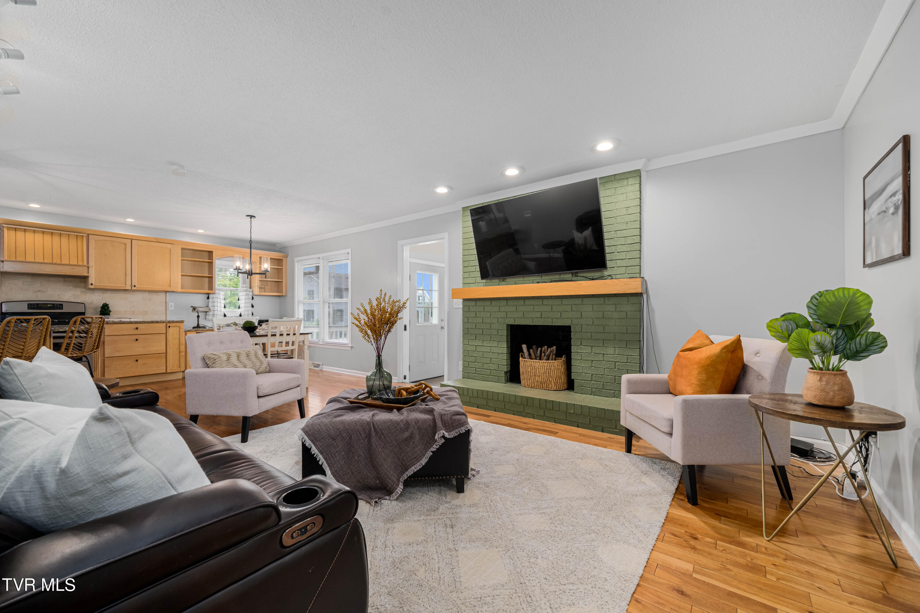 2805 Avondale Drive