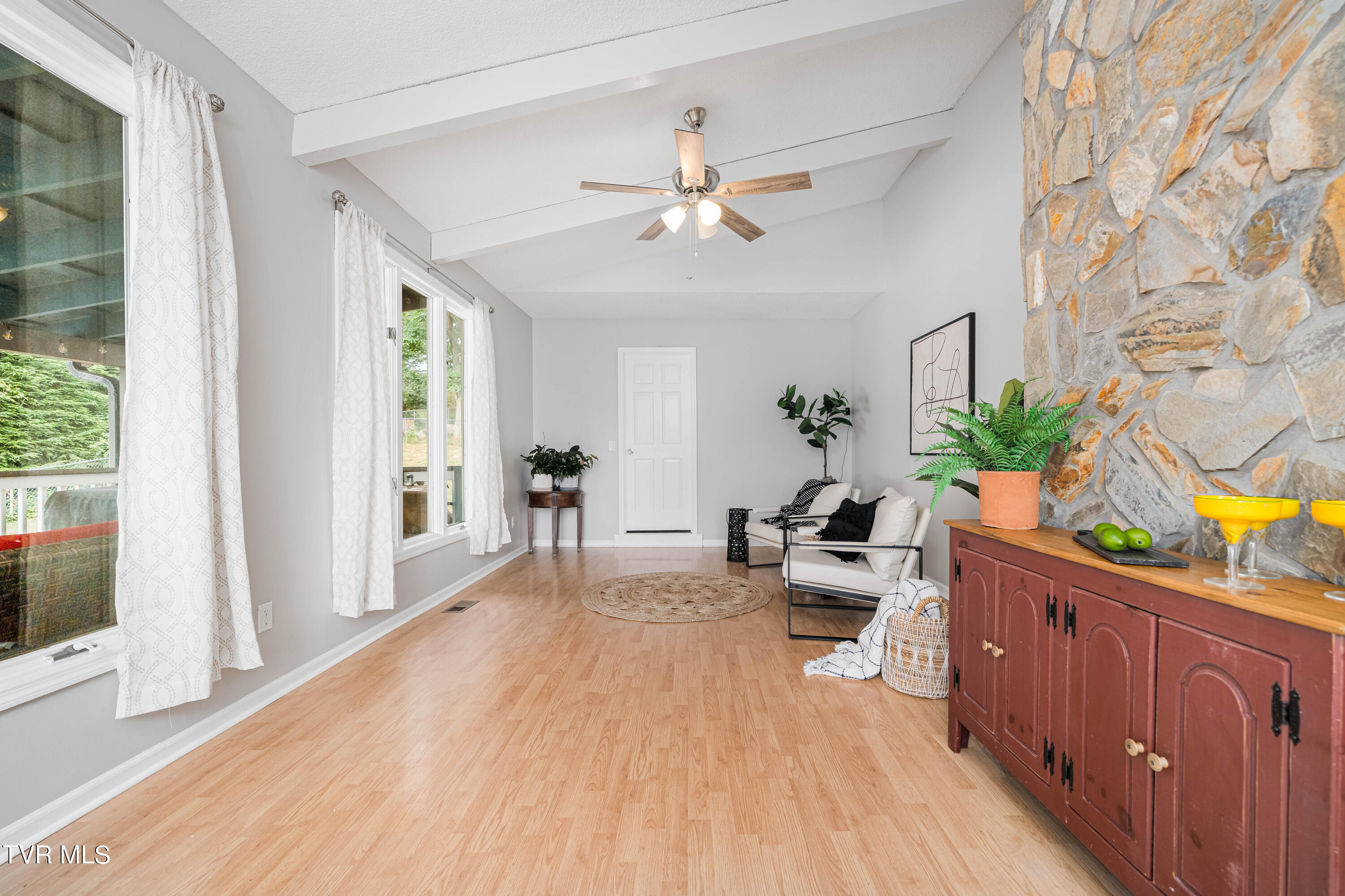 2805 Avondale Drive