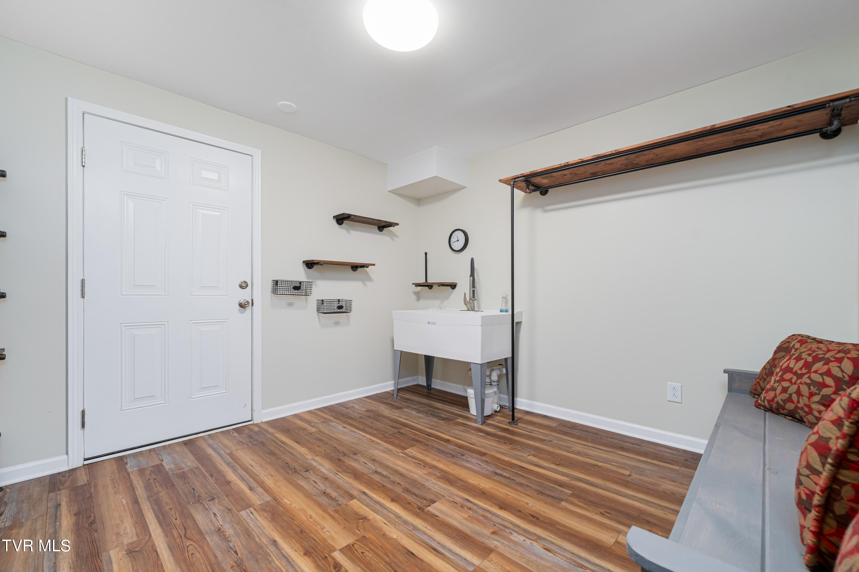 2805 Avondale Drive