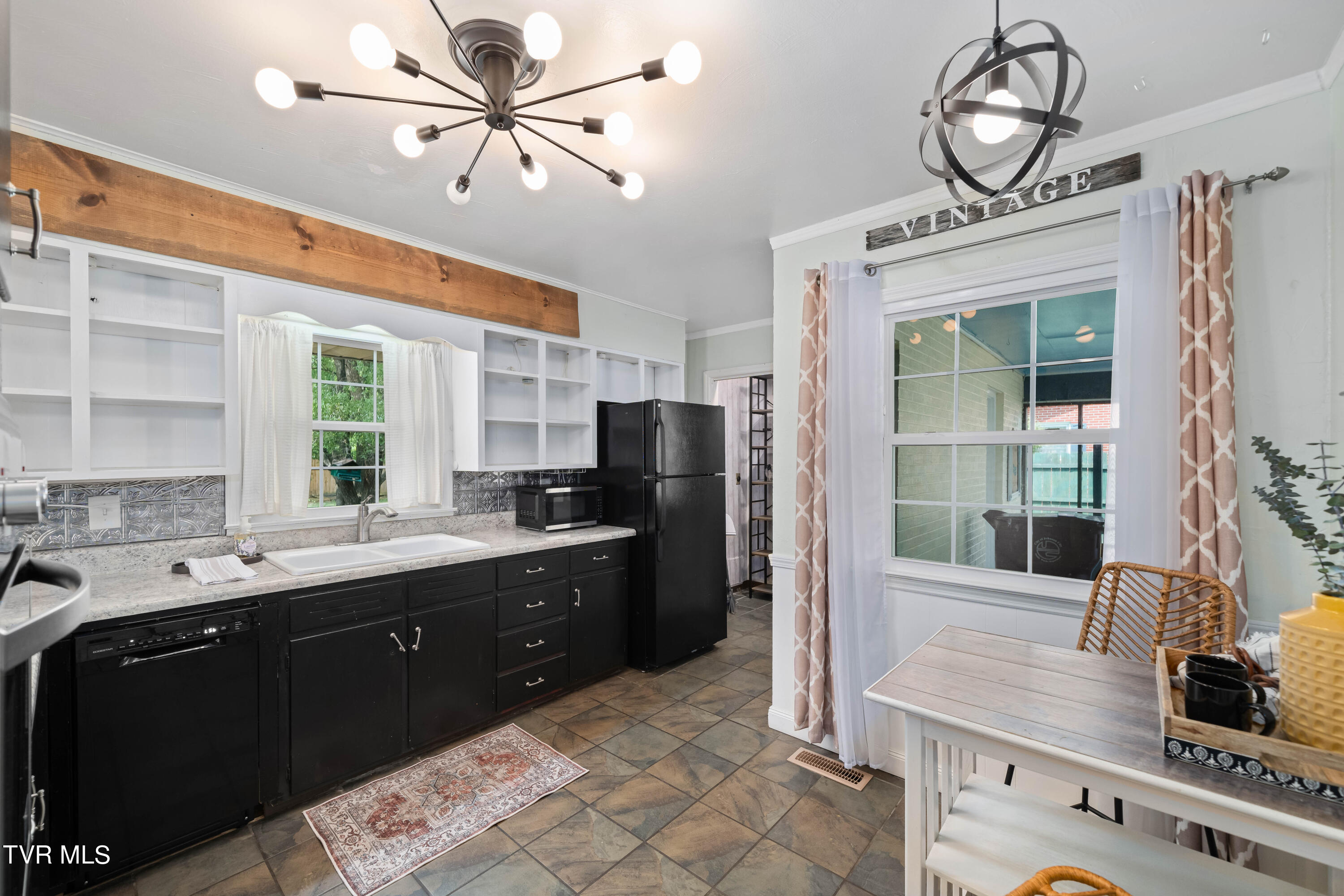 2410 Circleview Drive