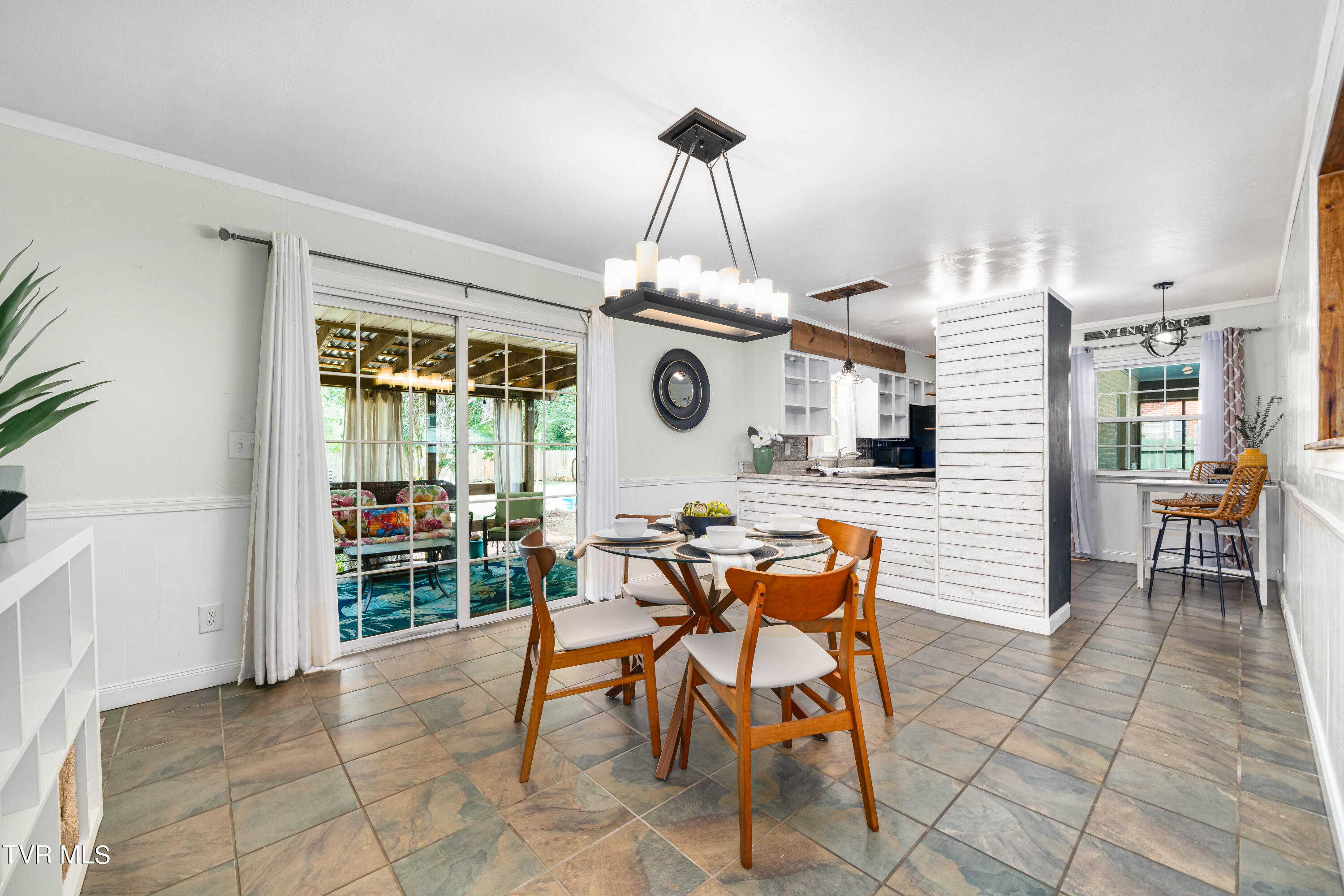 2410 Circleview Drive