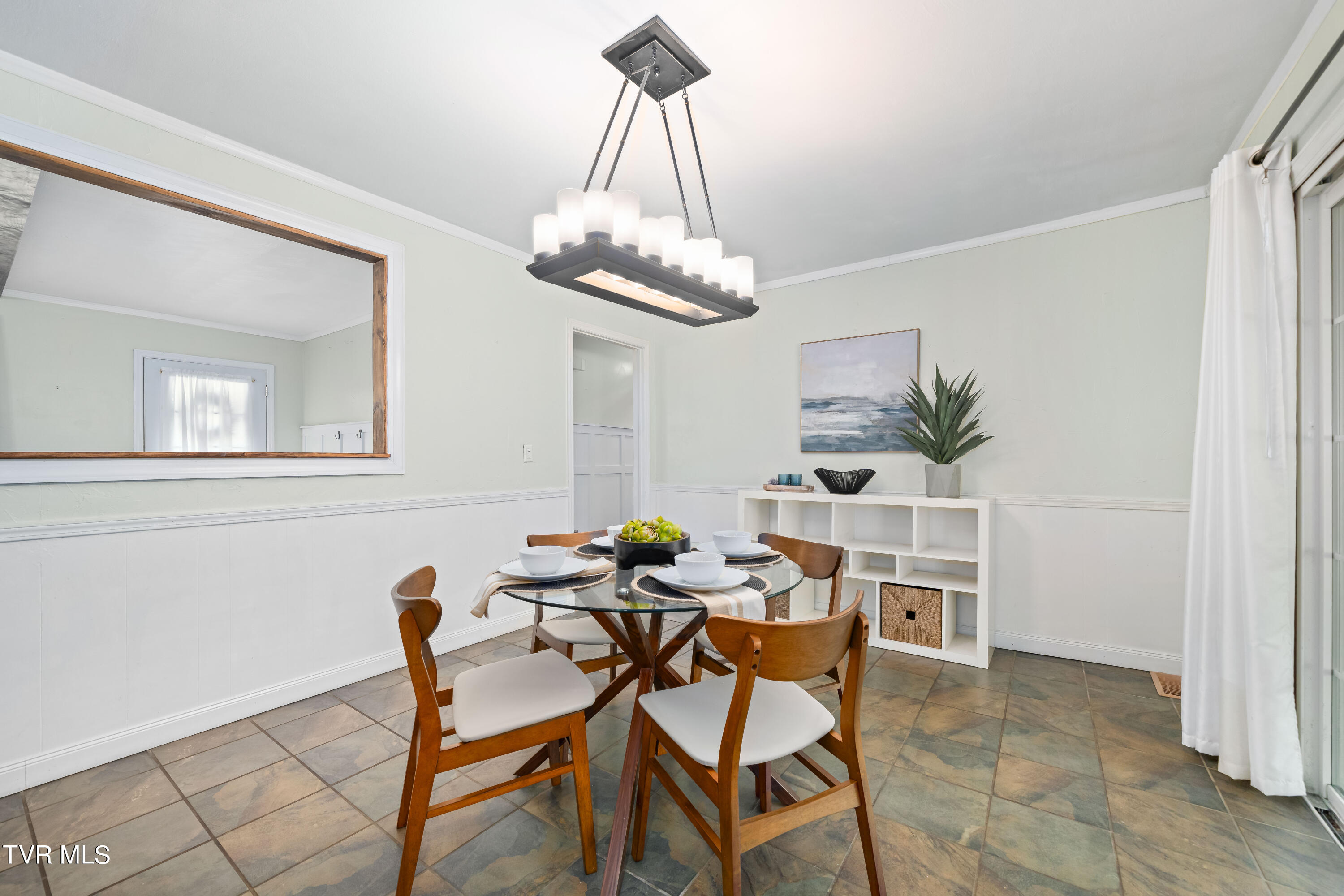 2410 Circleview Drive