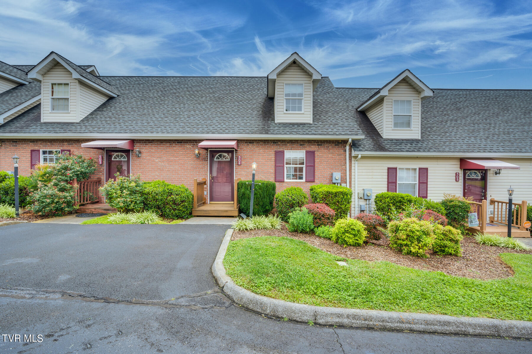 504 Hallbrook Drive, 27