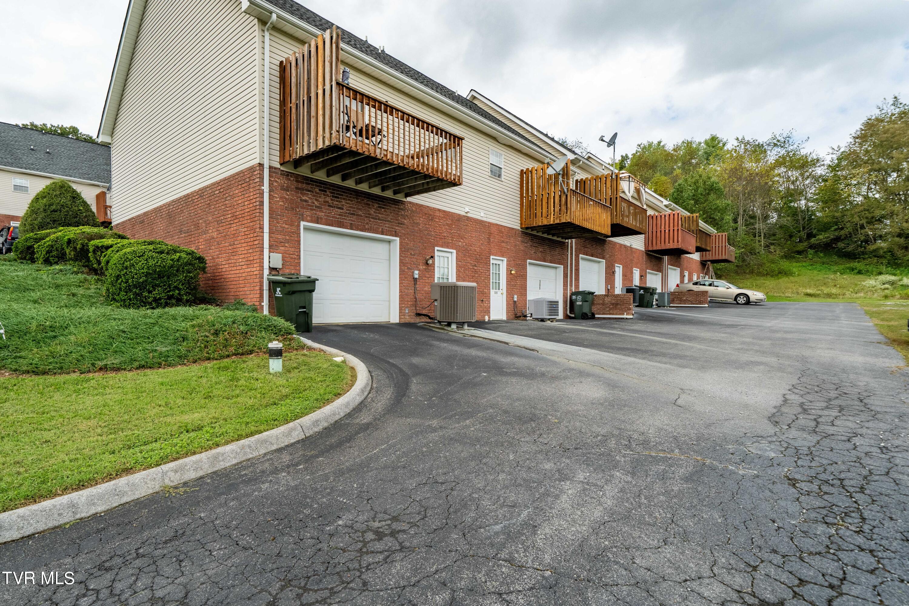 504 Hallbrook Drive, 27