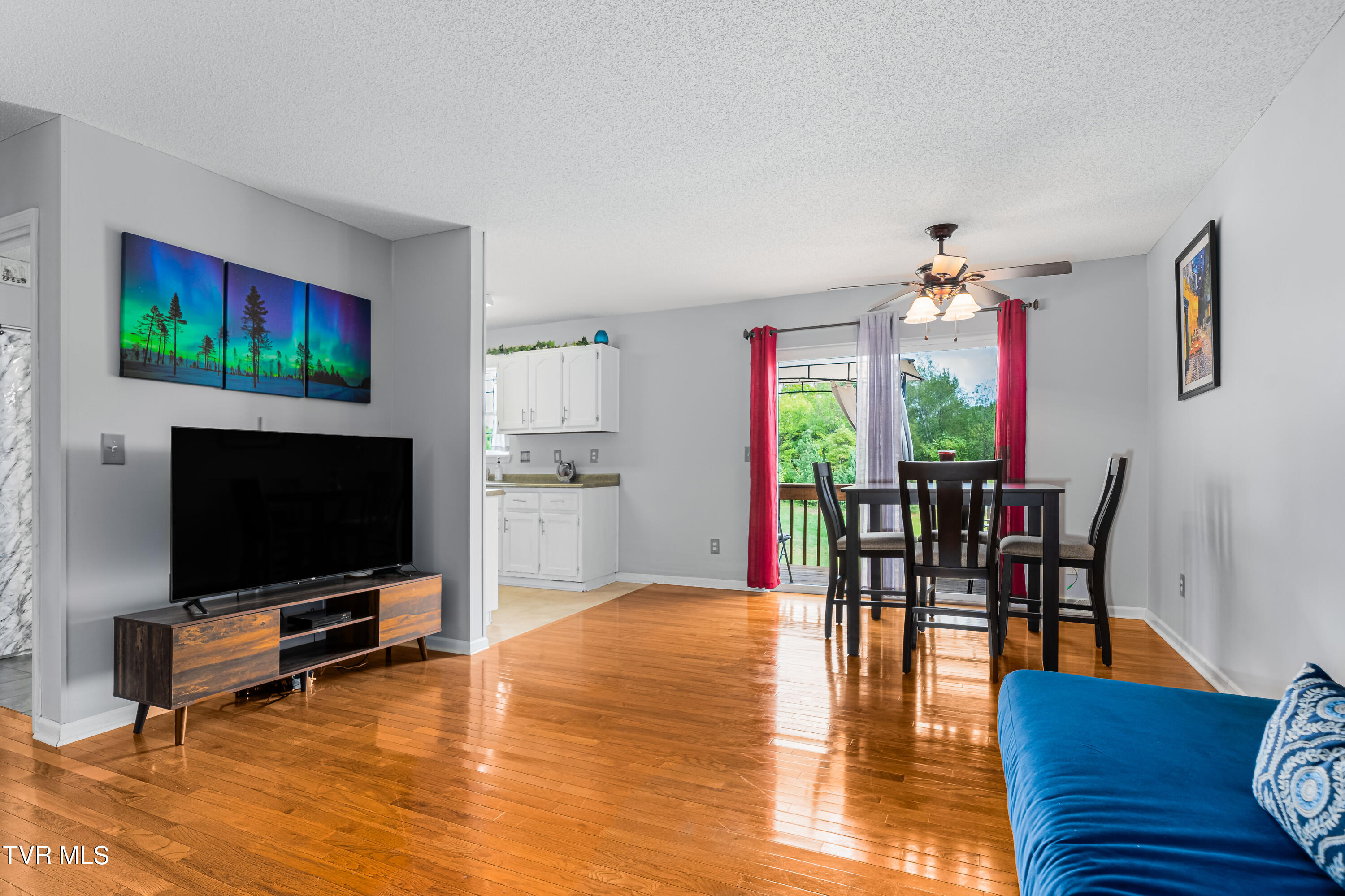504 Hallbrook Drive, 27