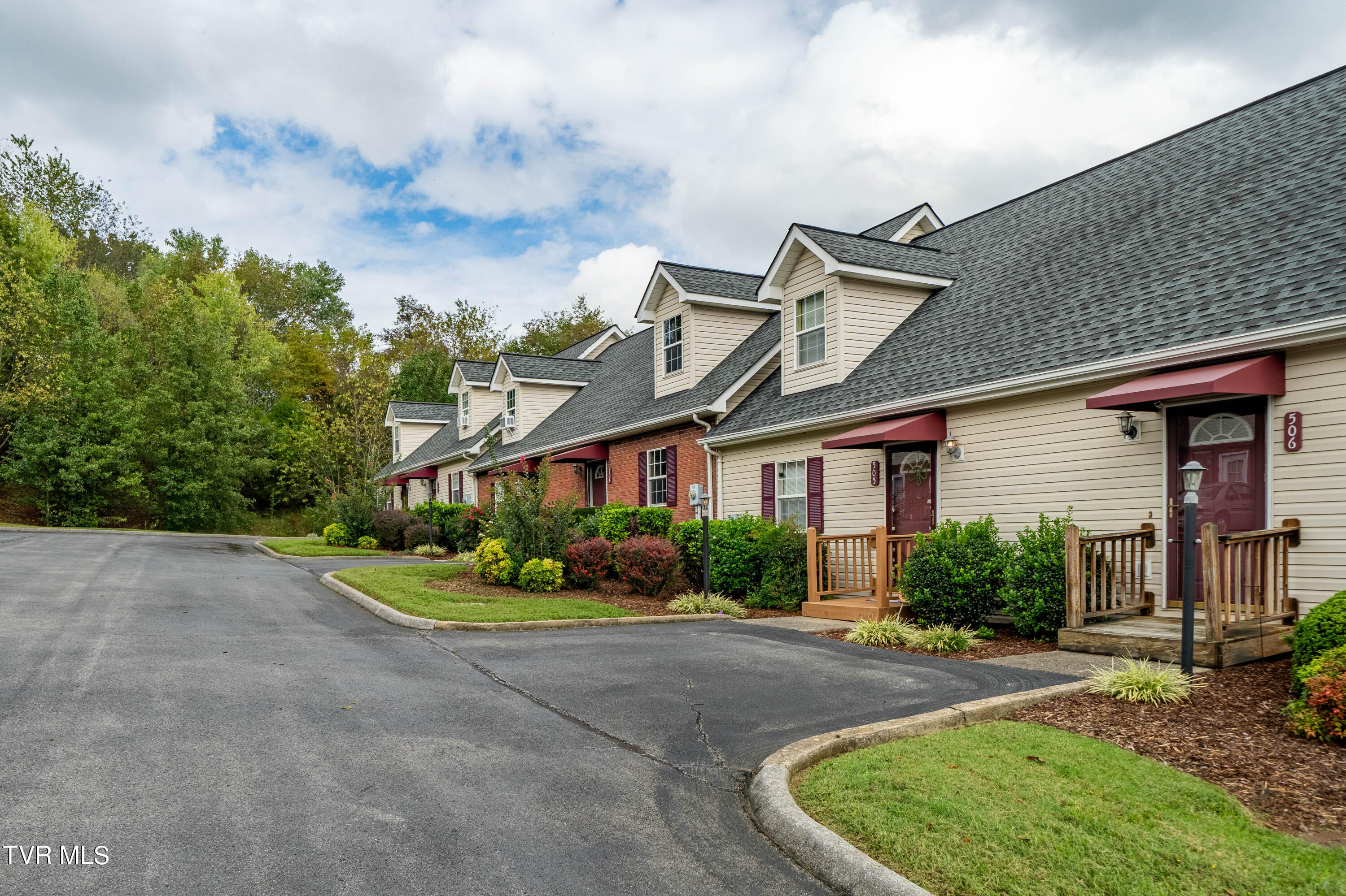 504 Hallbrook Drive, 27