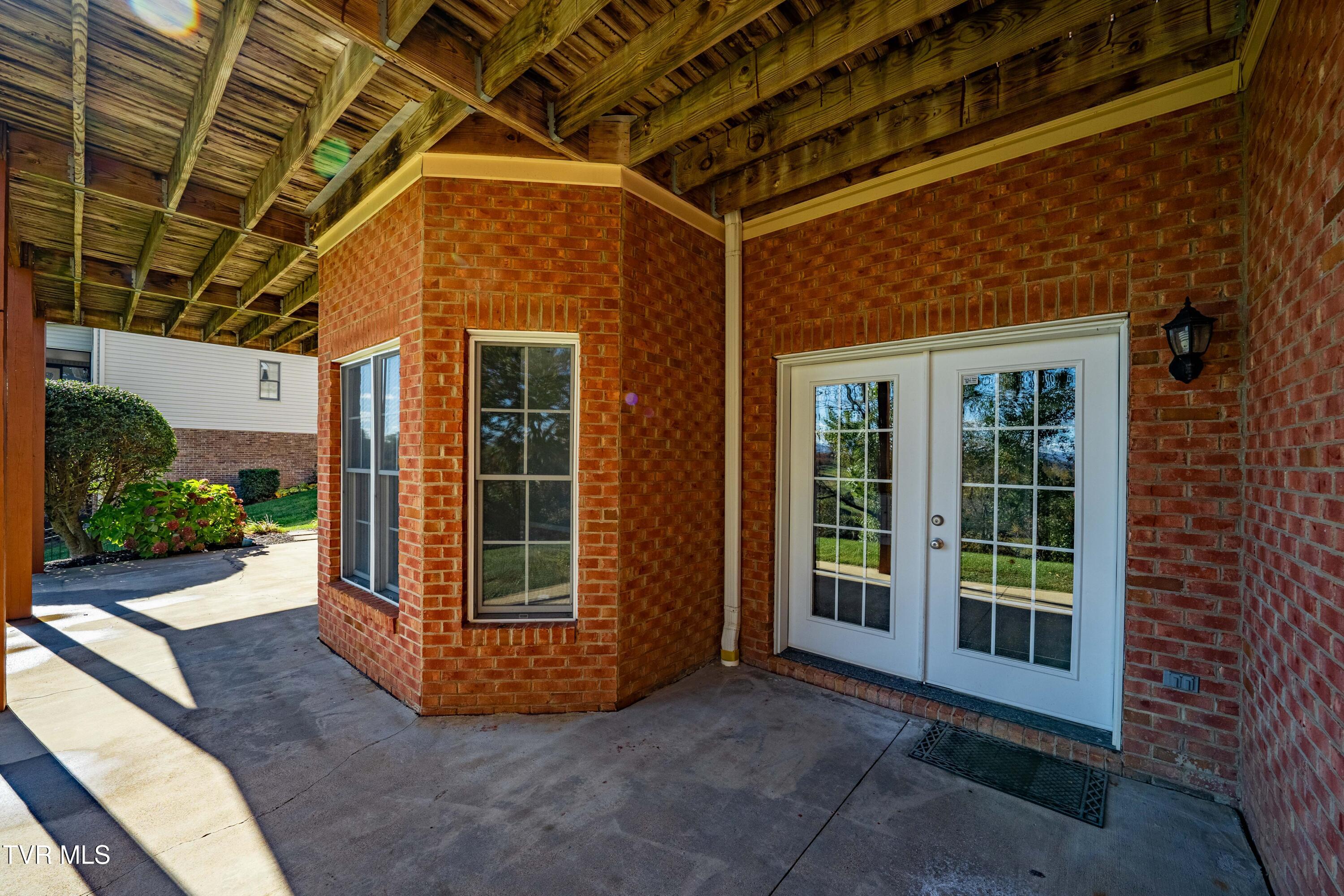226 Michaels Ridge Boulevard