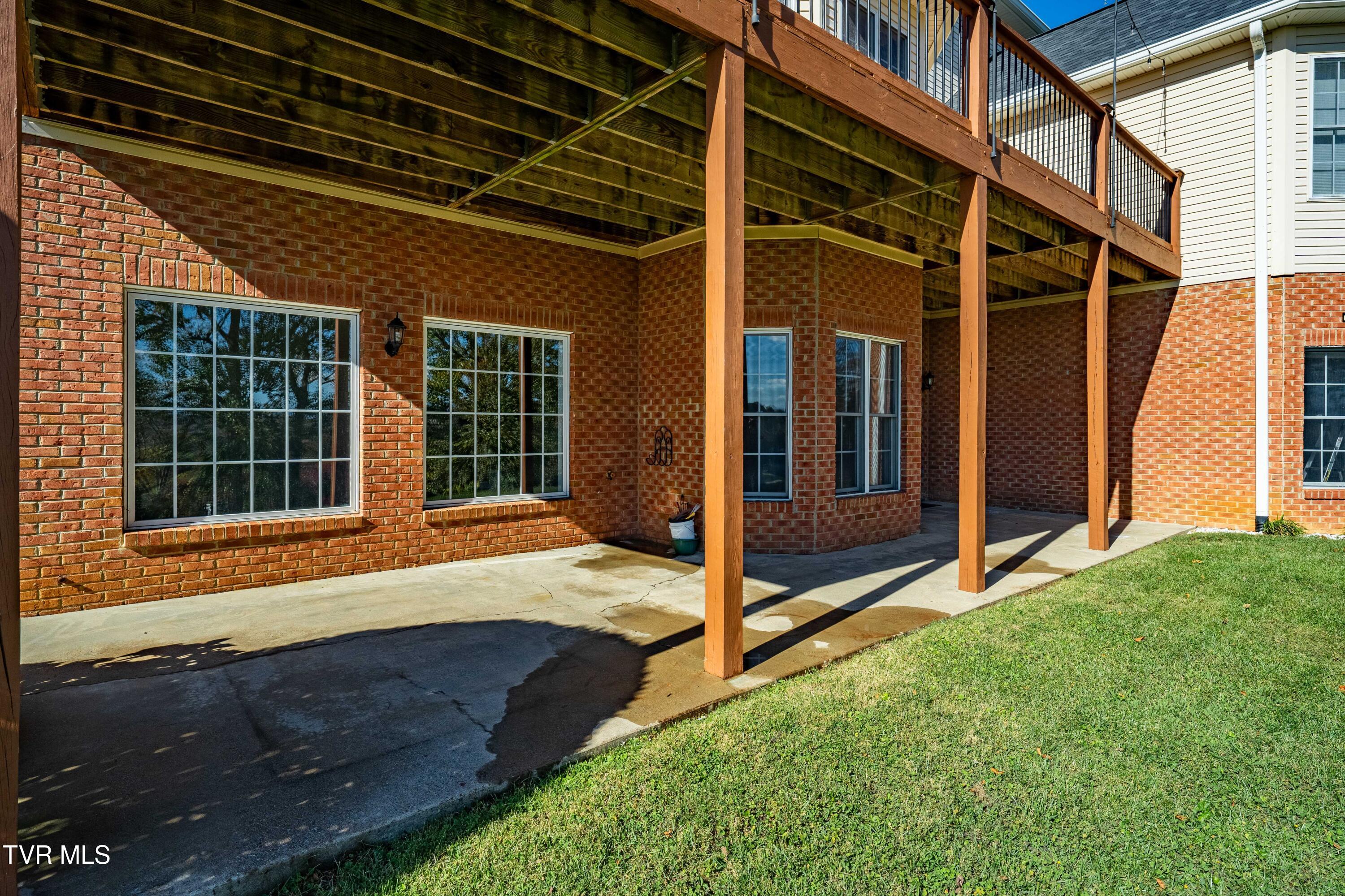226 Michaels Ridge Boulevard