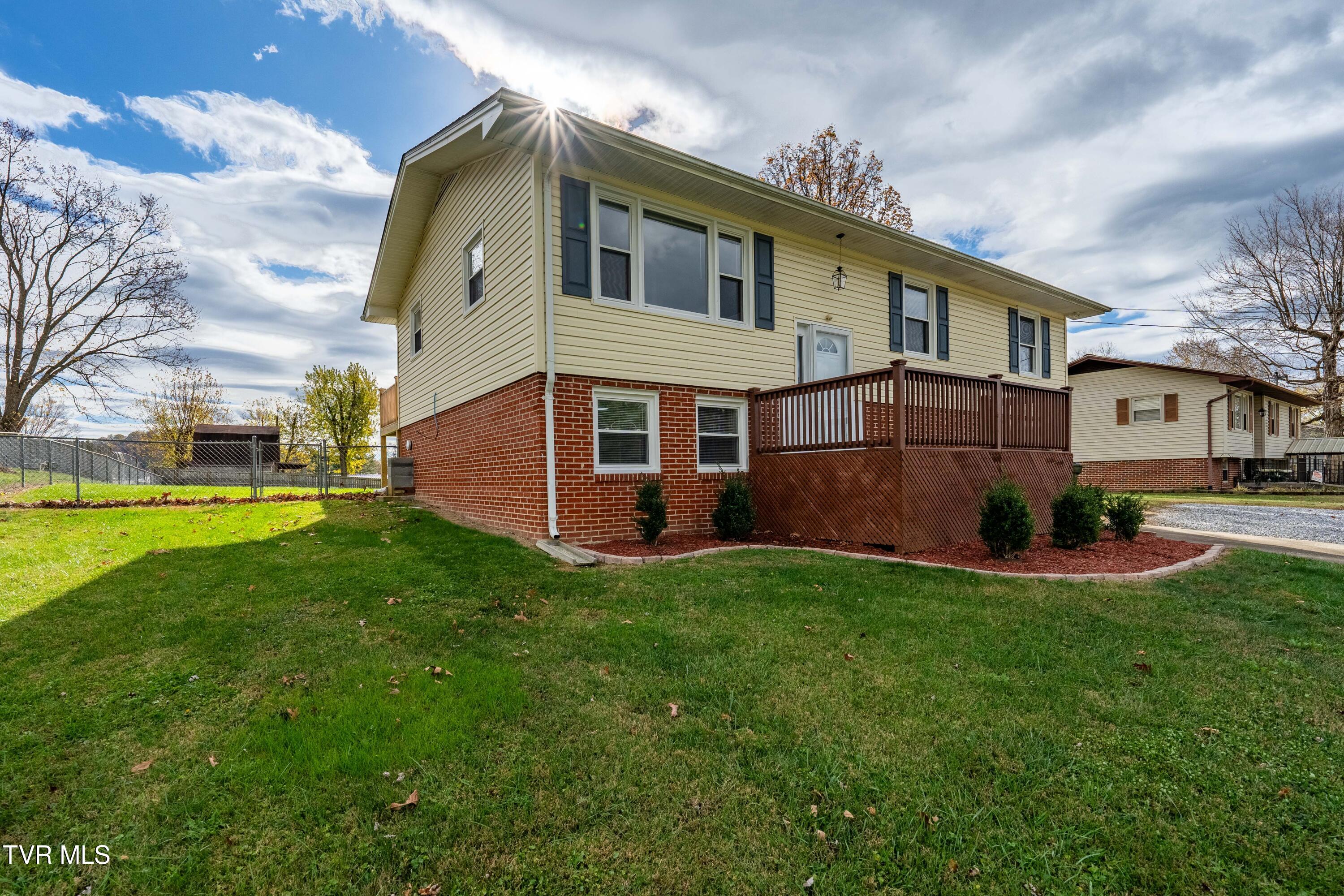 130 Greenmeadow Lane
