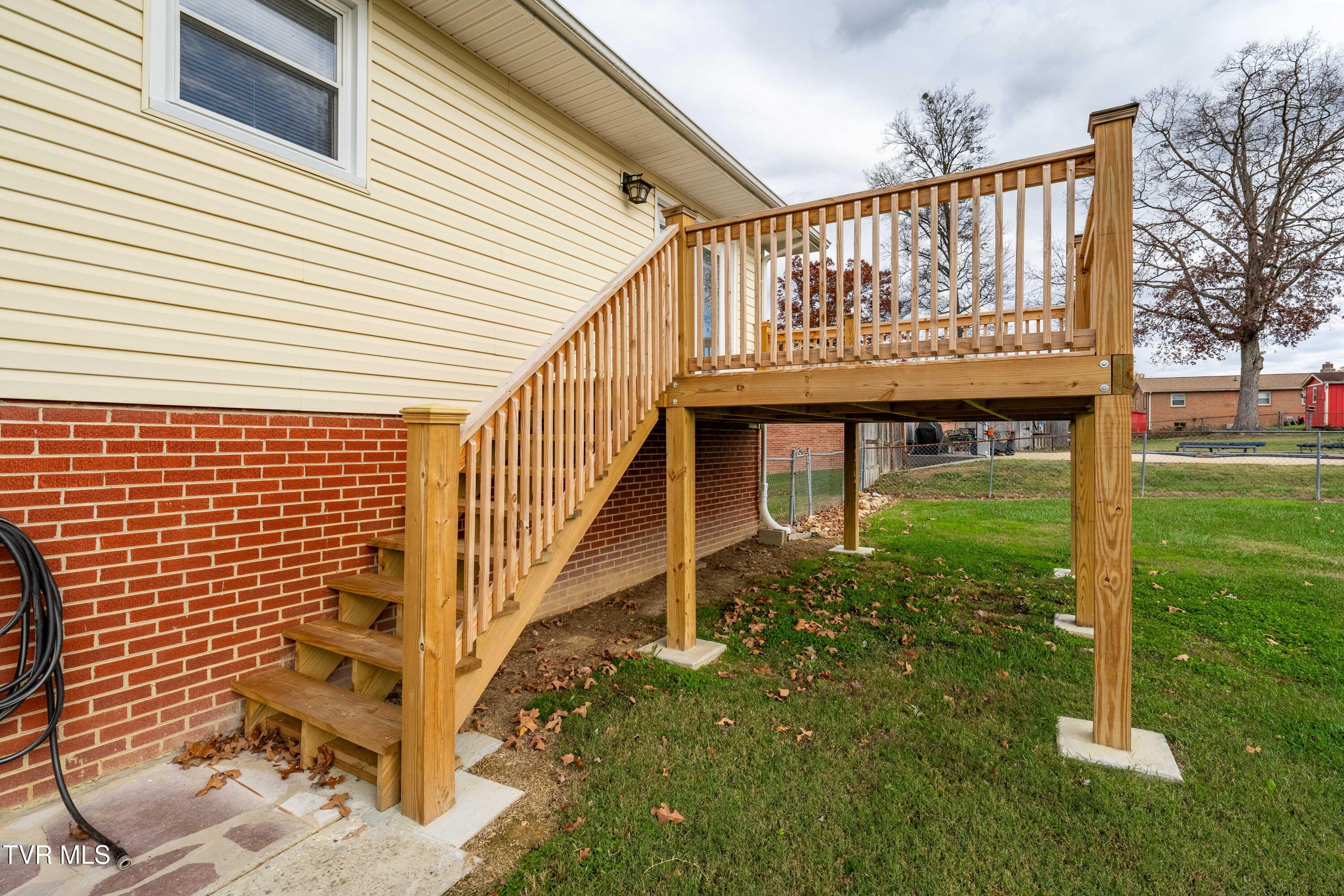 130 Greenmeadow Lane