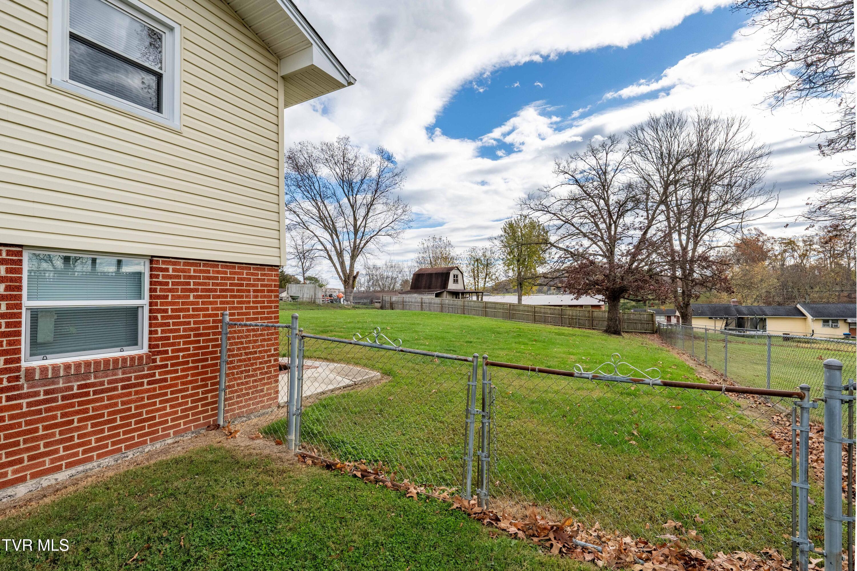 130 Greenmeadow Lane