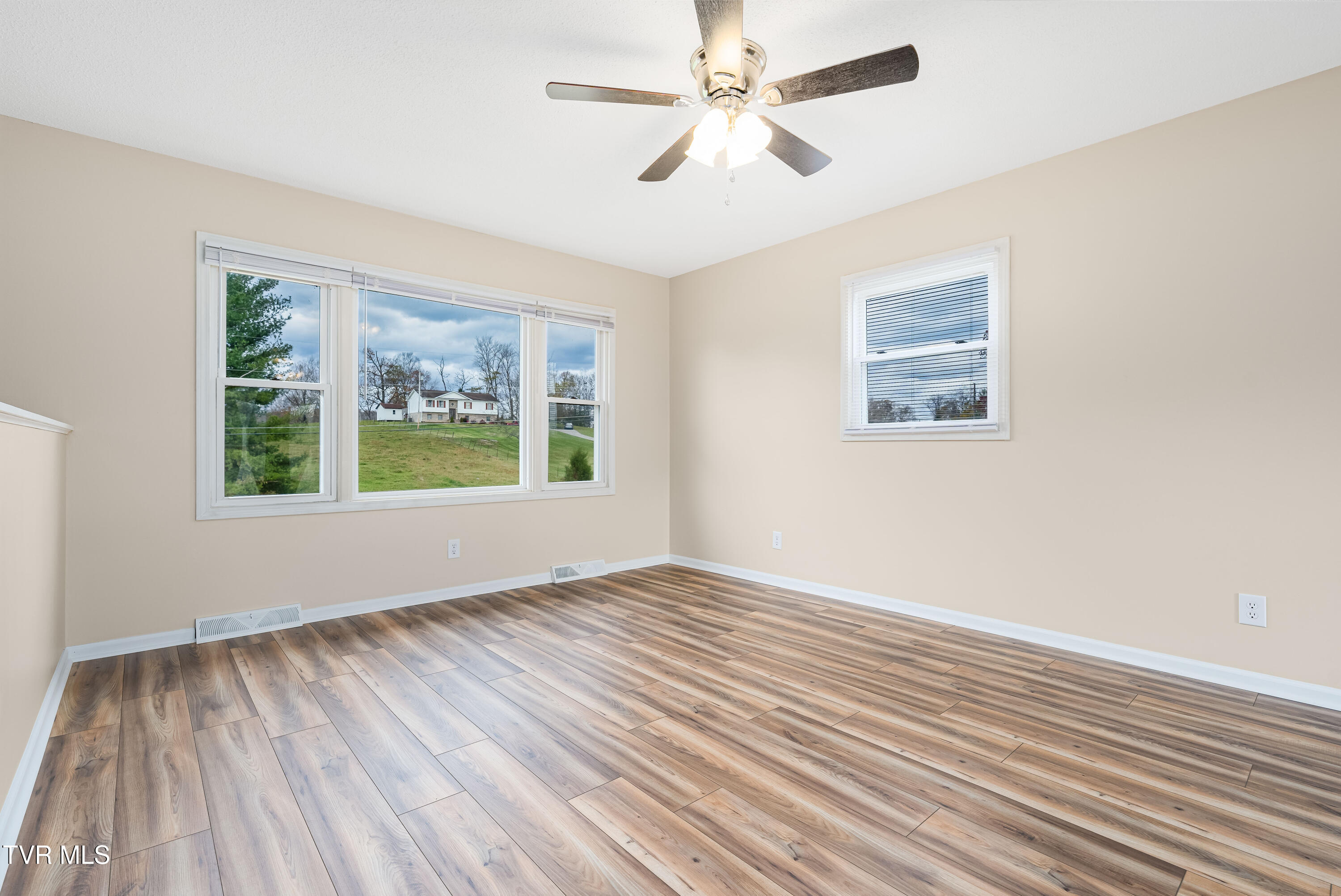 130 Greenmeadow Lane