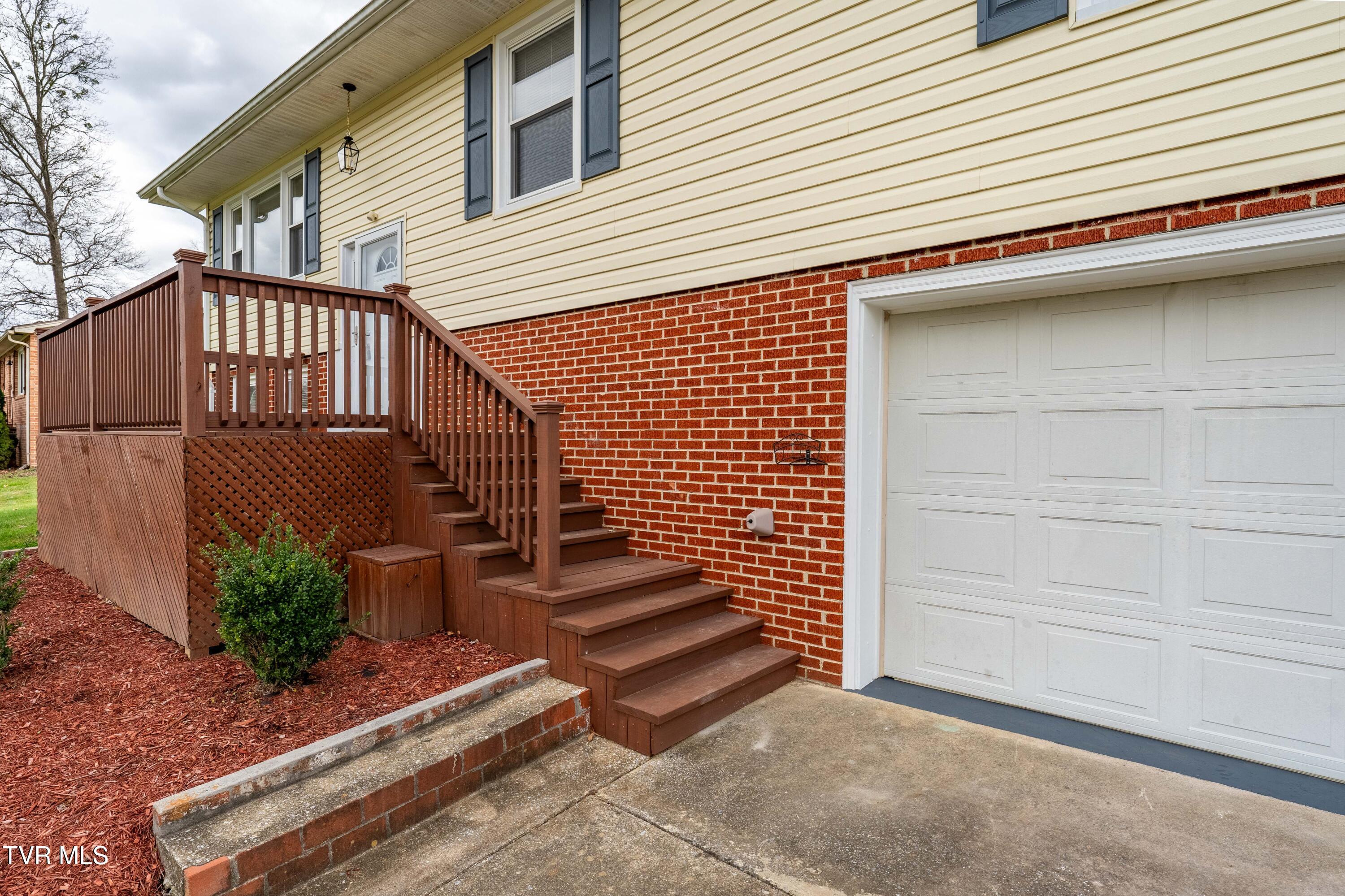 130 Greenmeadow Lane
