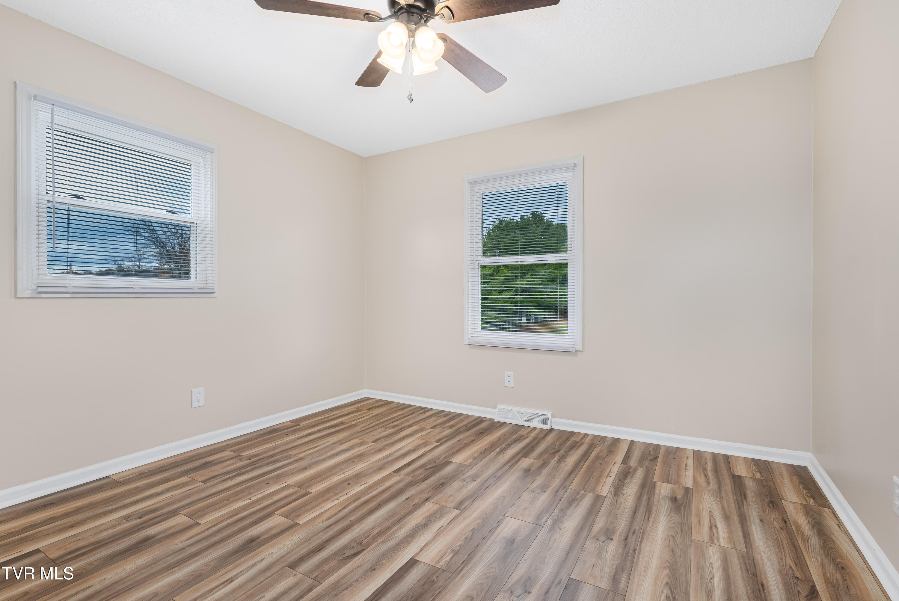 130 Greenmeadow Lane