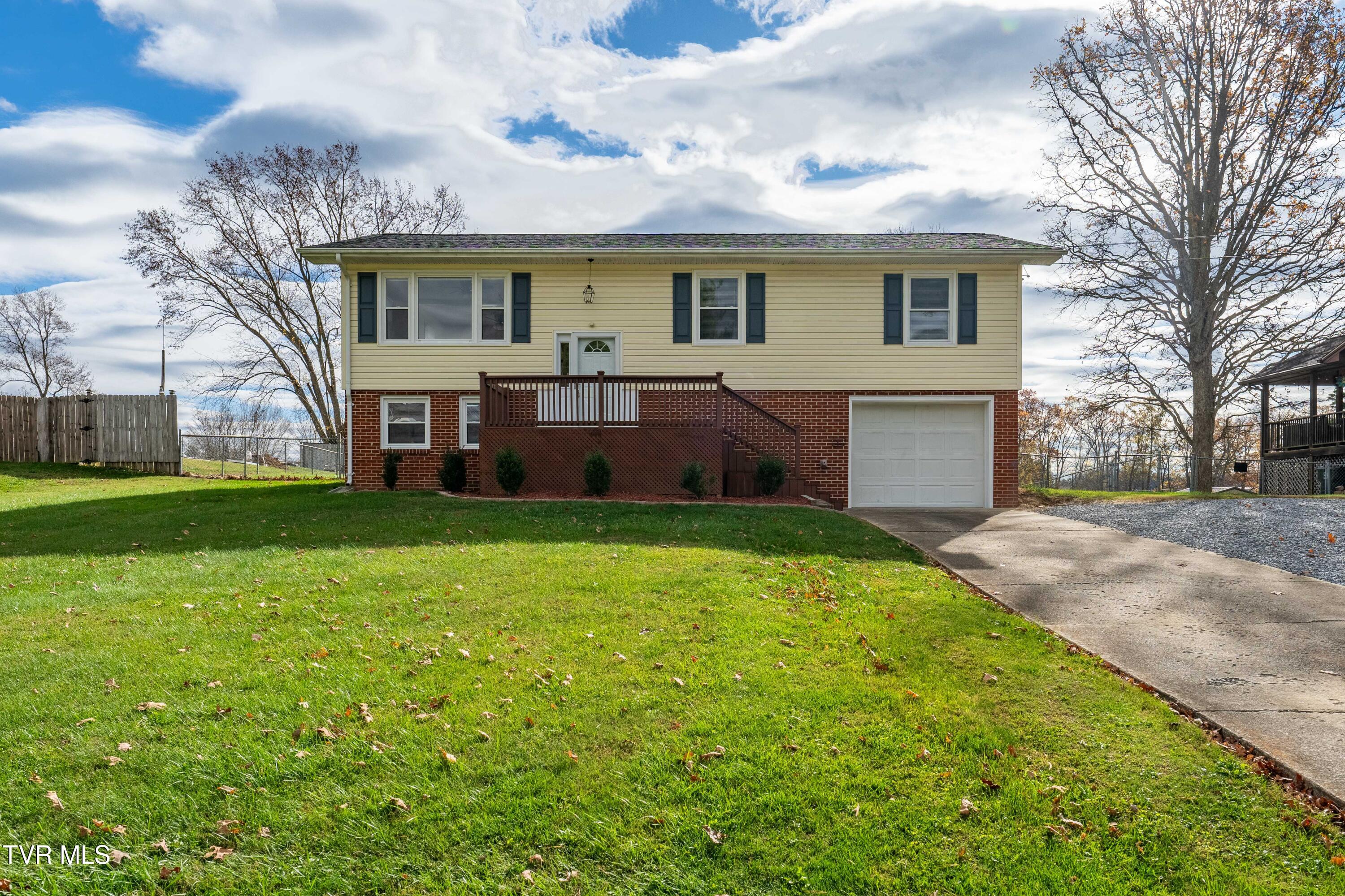 130 Greenmeadow Lane