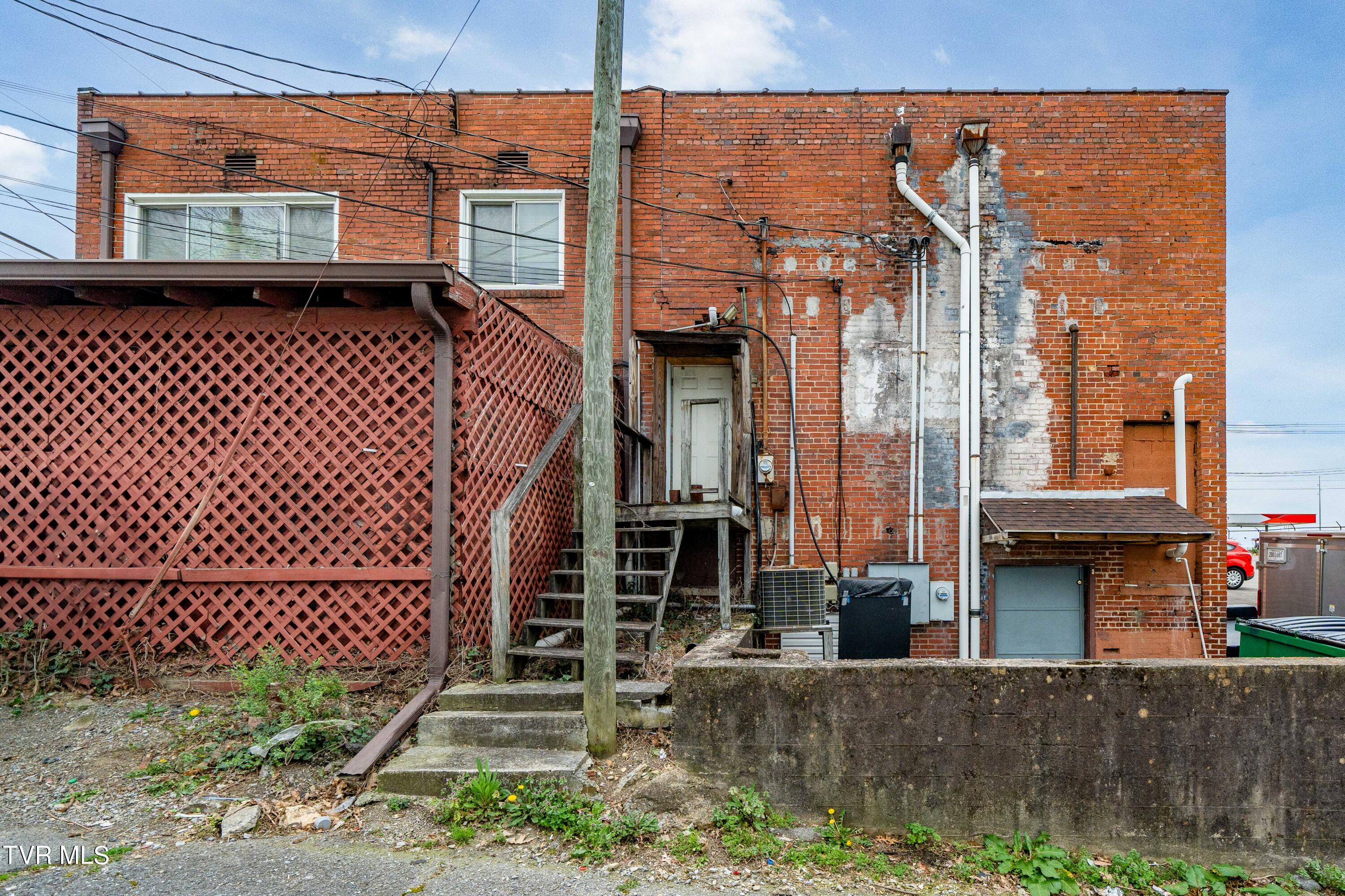 2020 East Center Street