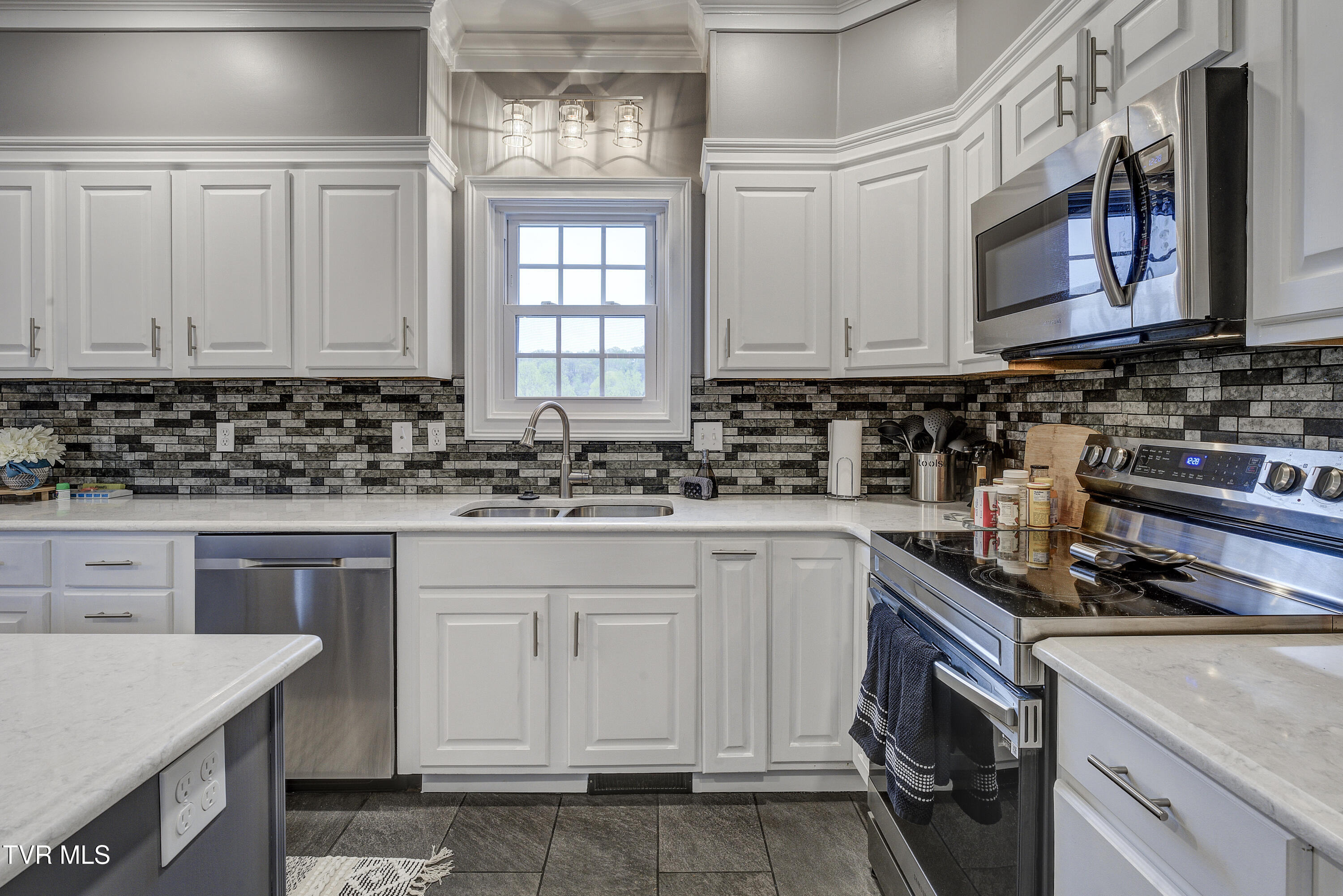 3013 Moss Creek Drive
