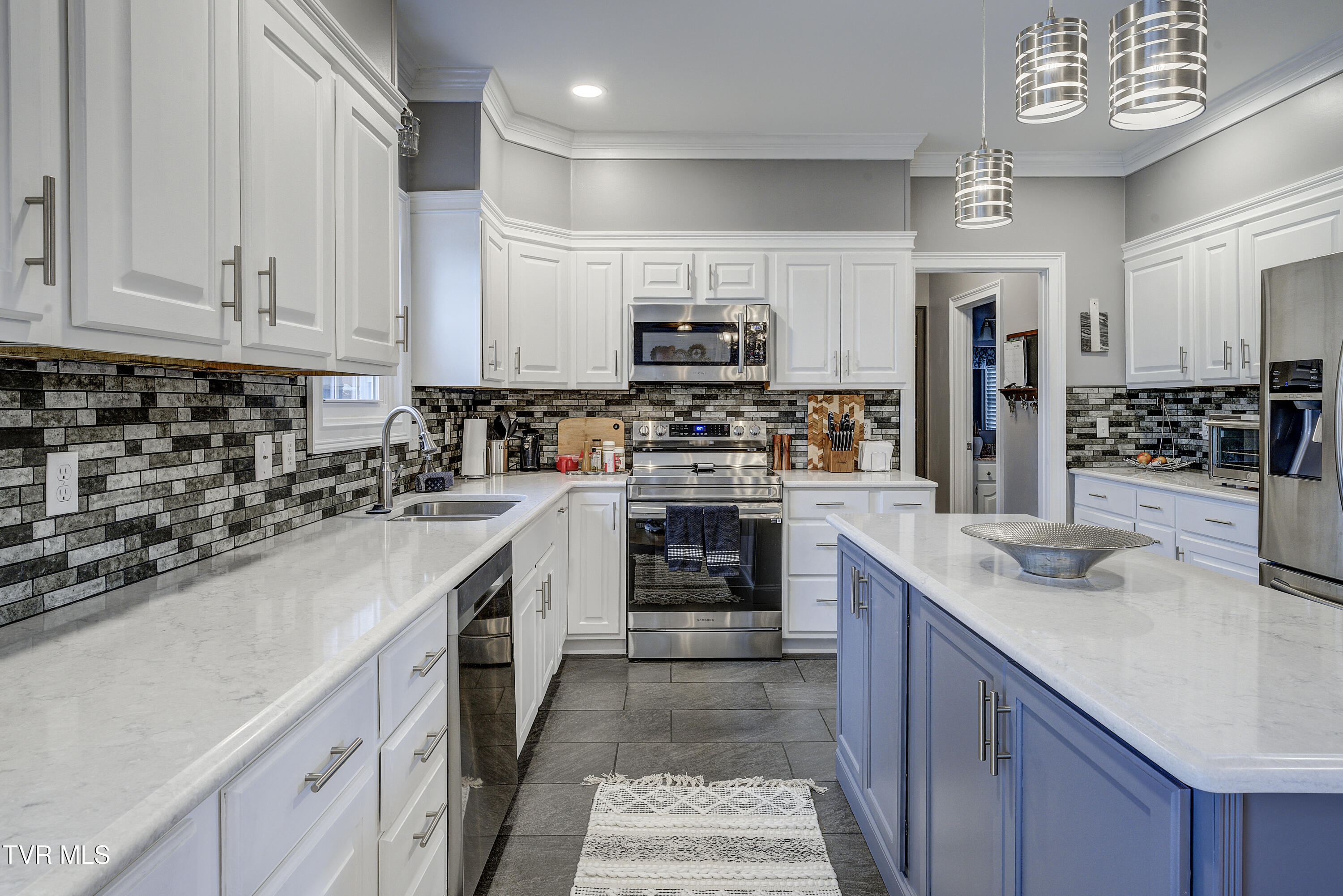 3013 Moss Creek Drive