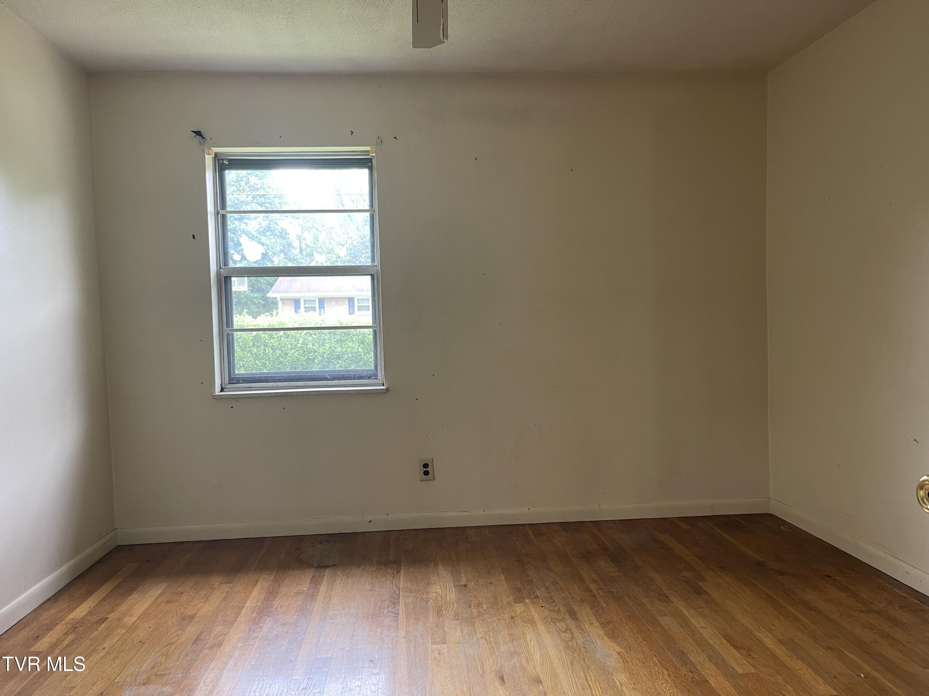 2709 Oak Cliff Court