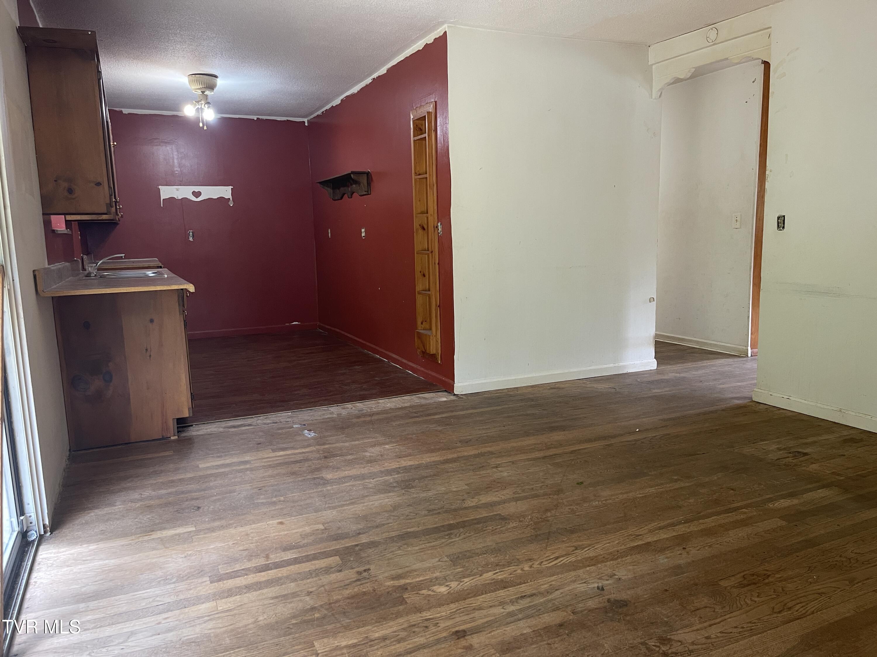 2709 Oak Cliff Court