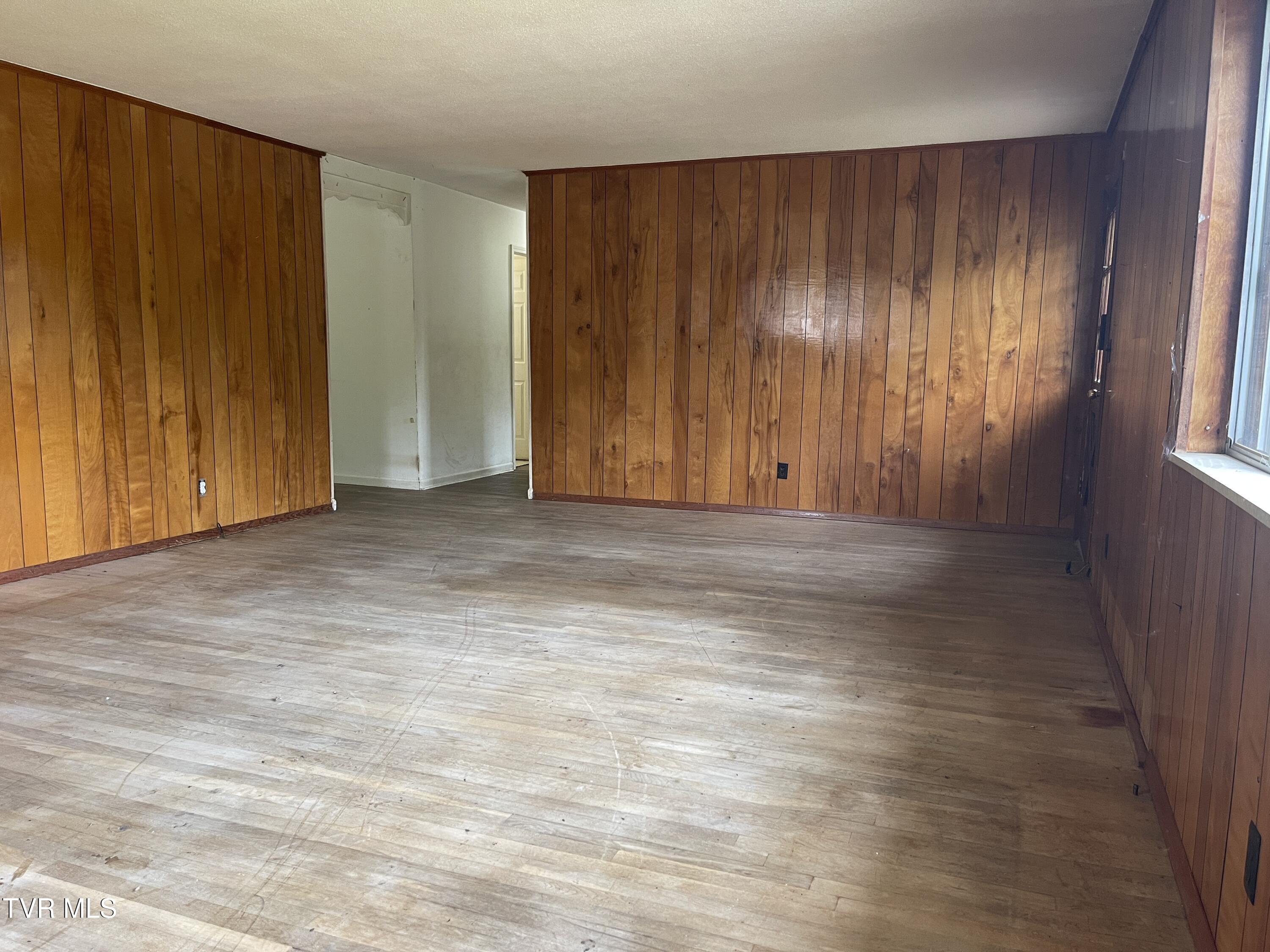 2709 Oak Cliff Court
