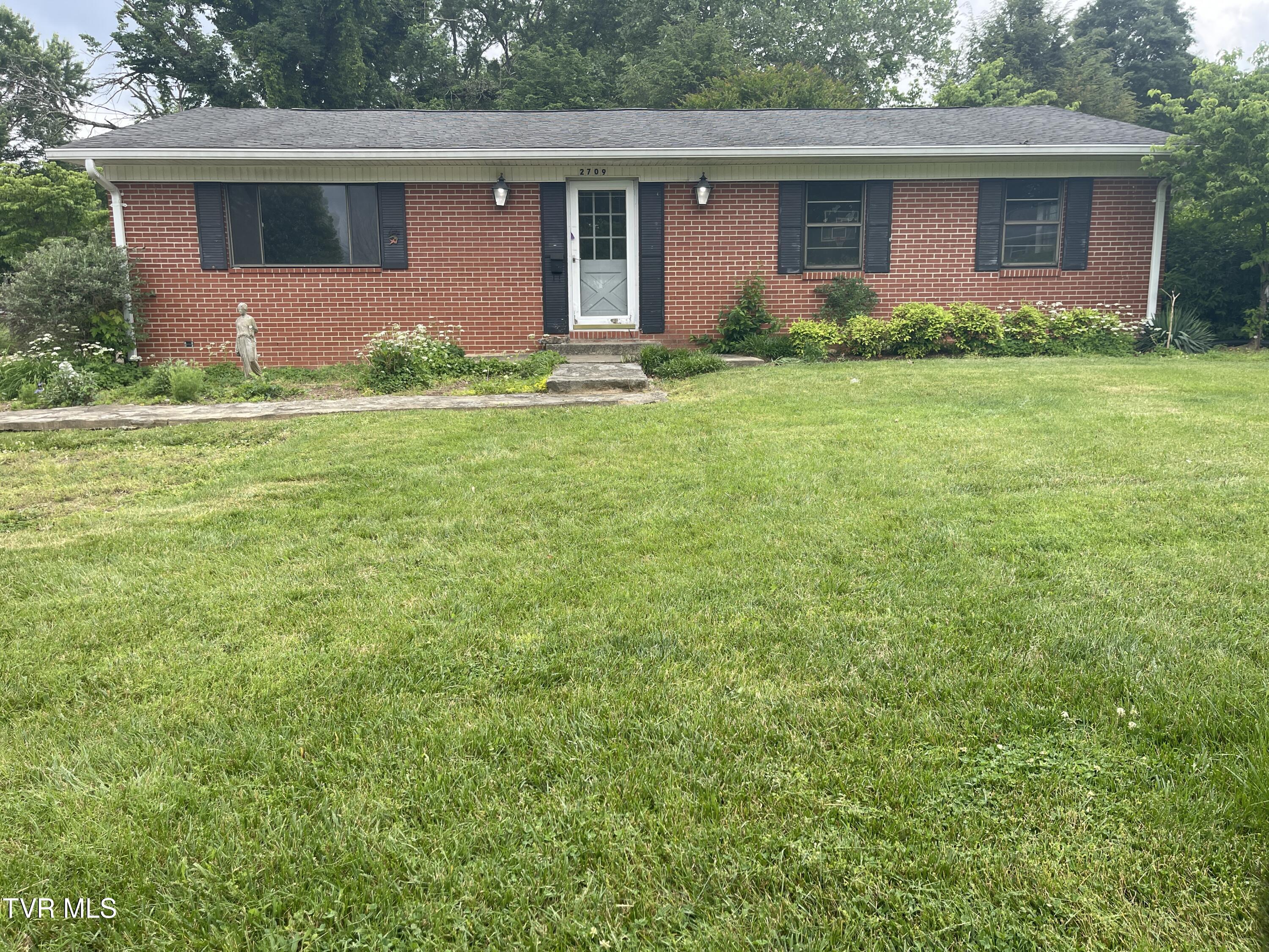 2709 Oak Cliff Court