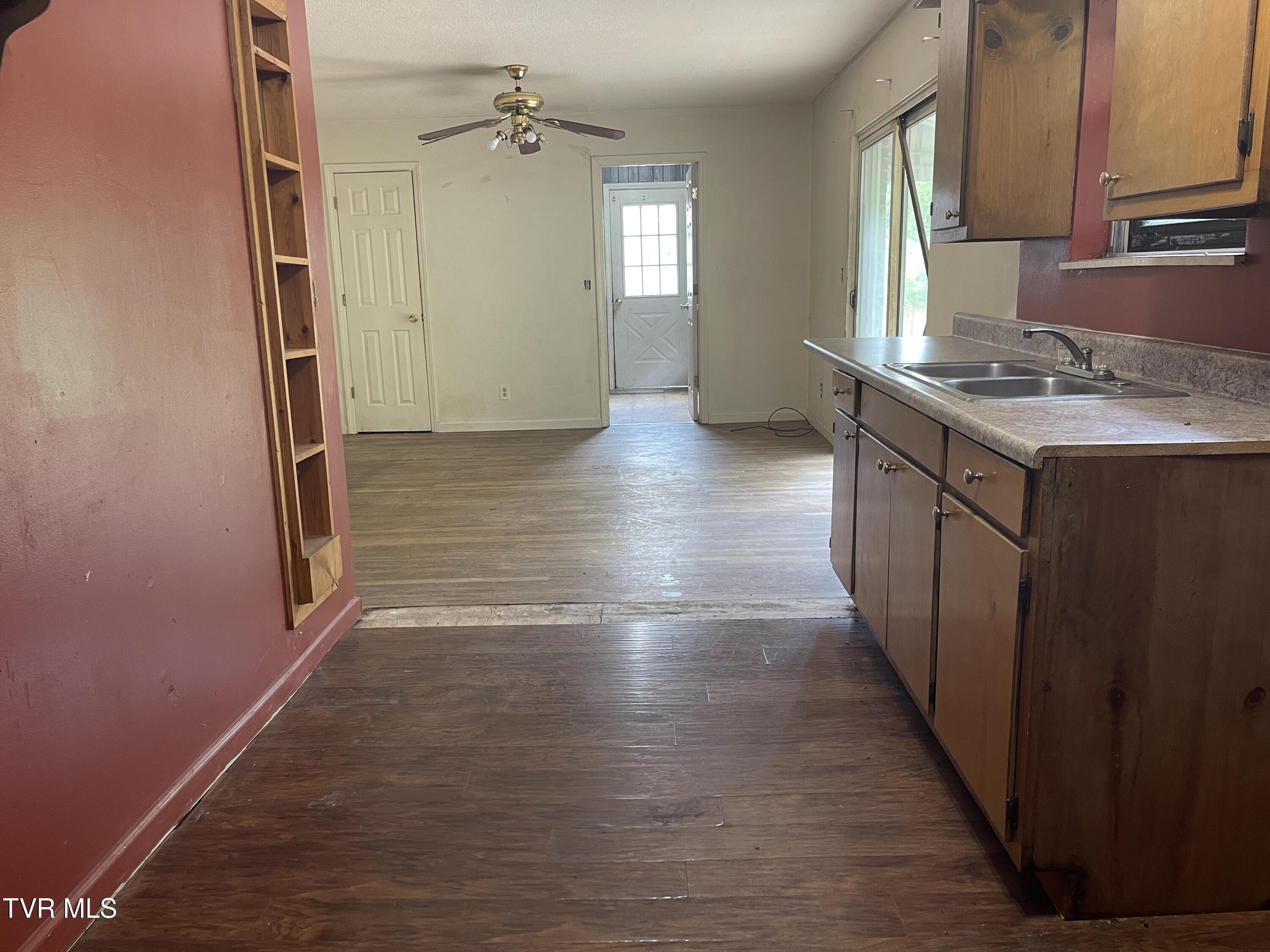 2709 Oak Cliff Court