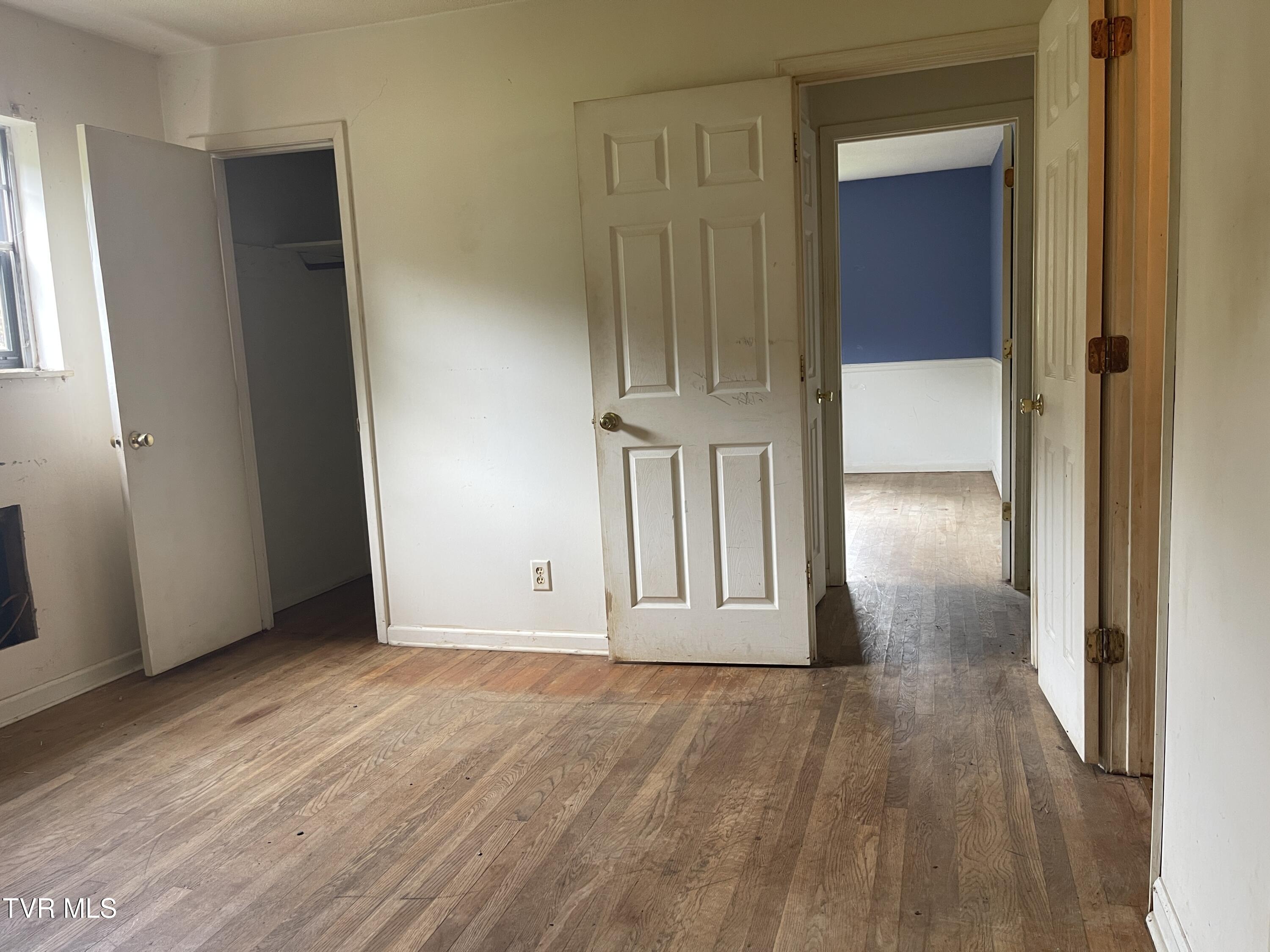2709 Oak Cliff Court