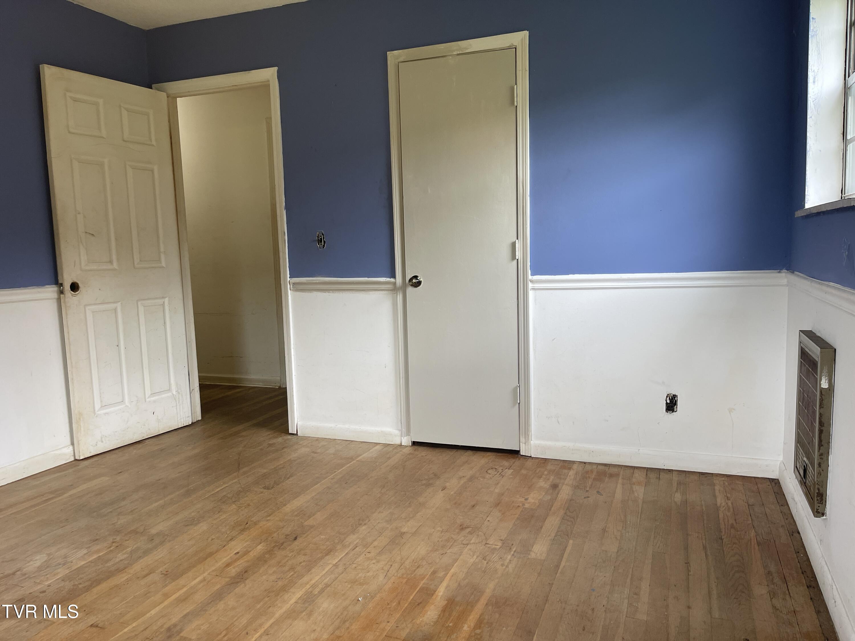 2709 Oak Cliff Court