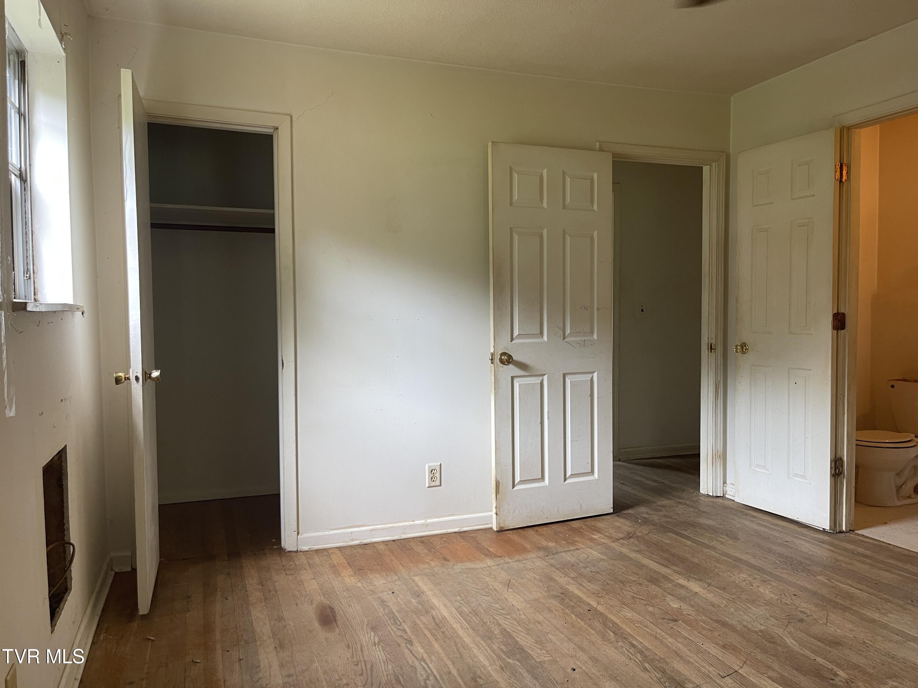 2709 Oak Cliff Court