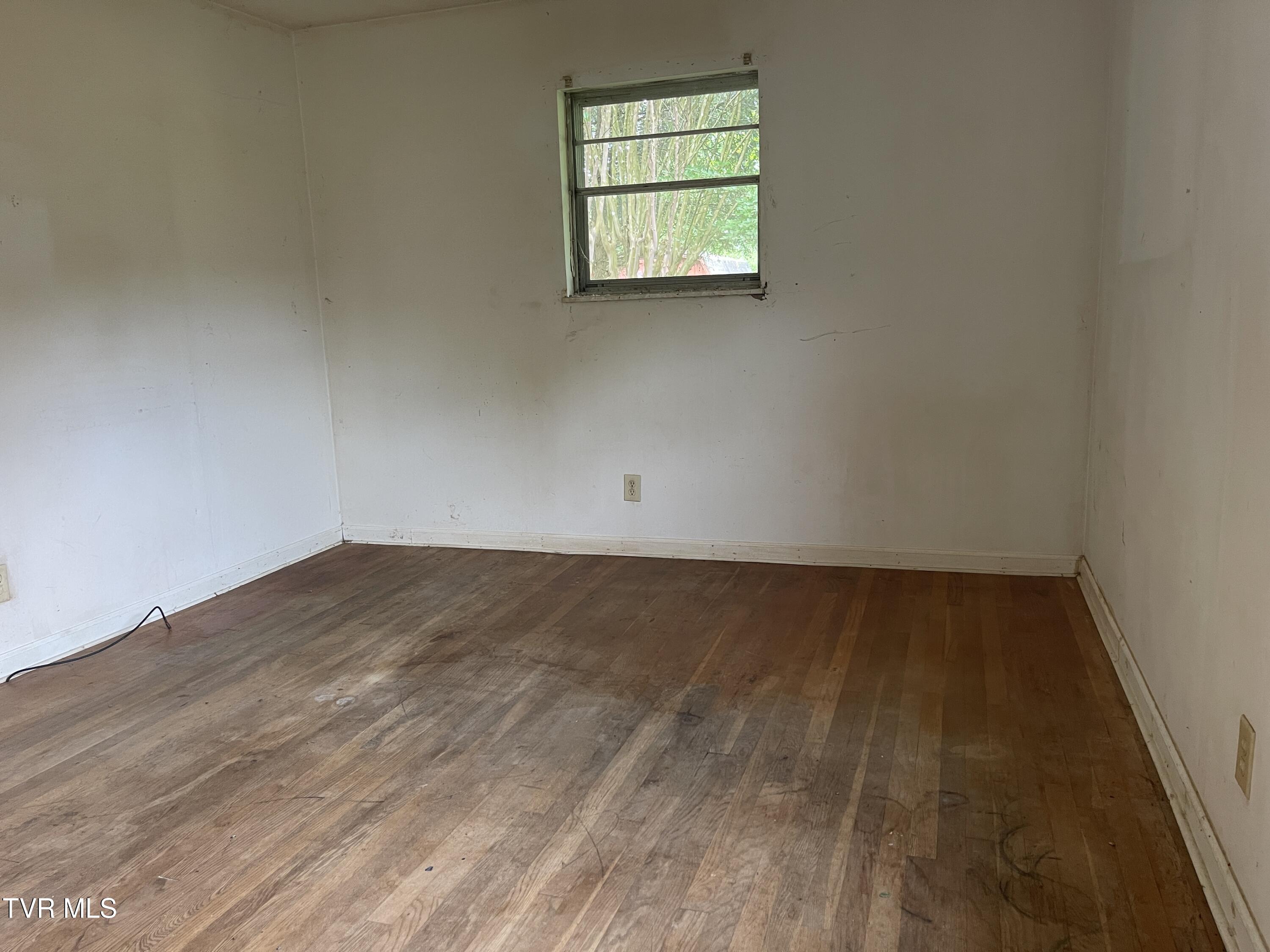 2709 Oak Cliff Court