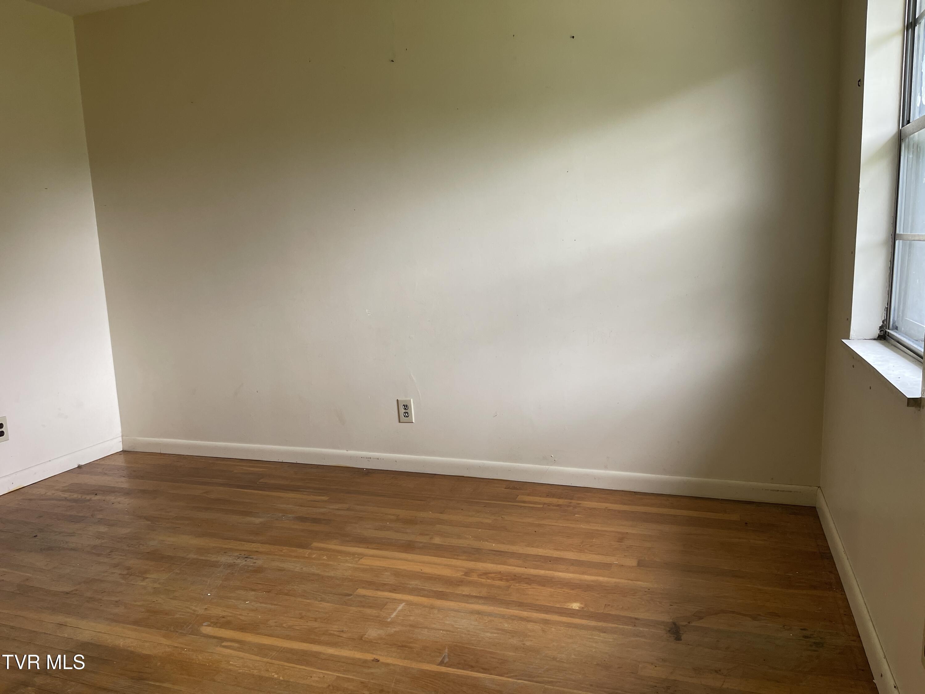 2709 Oak Cliff Court