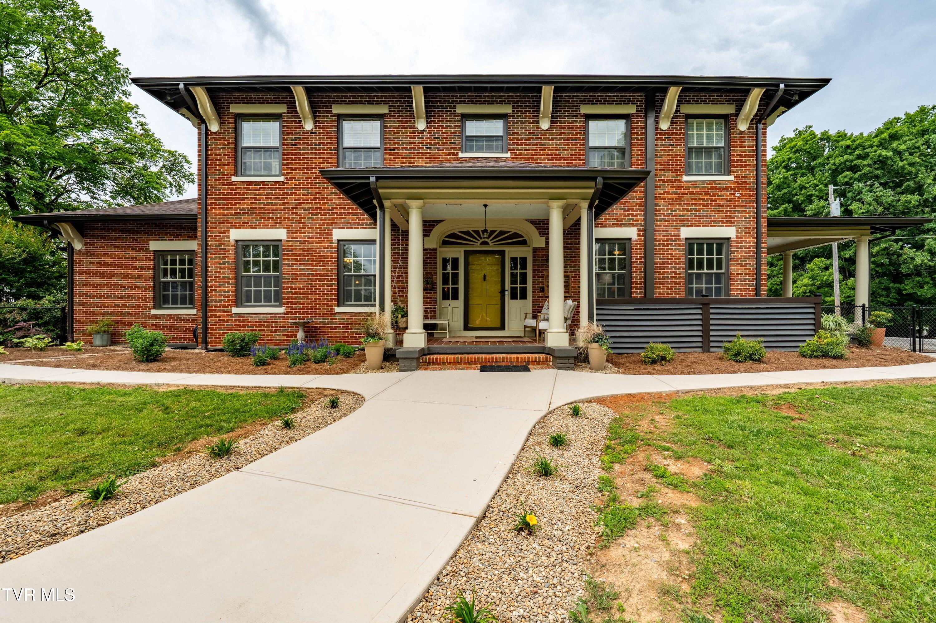2107 Bartlett Street
