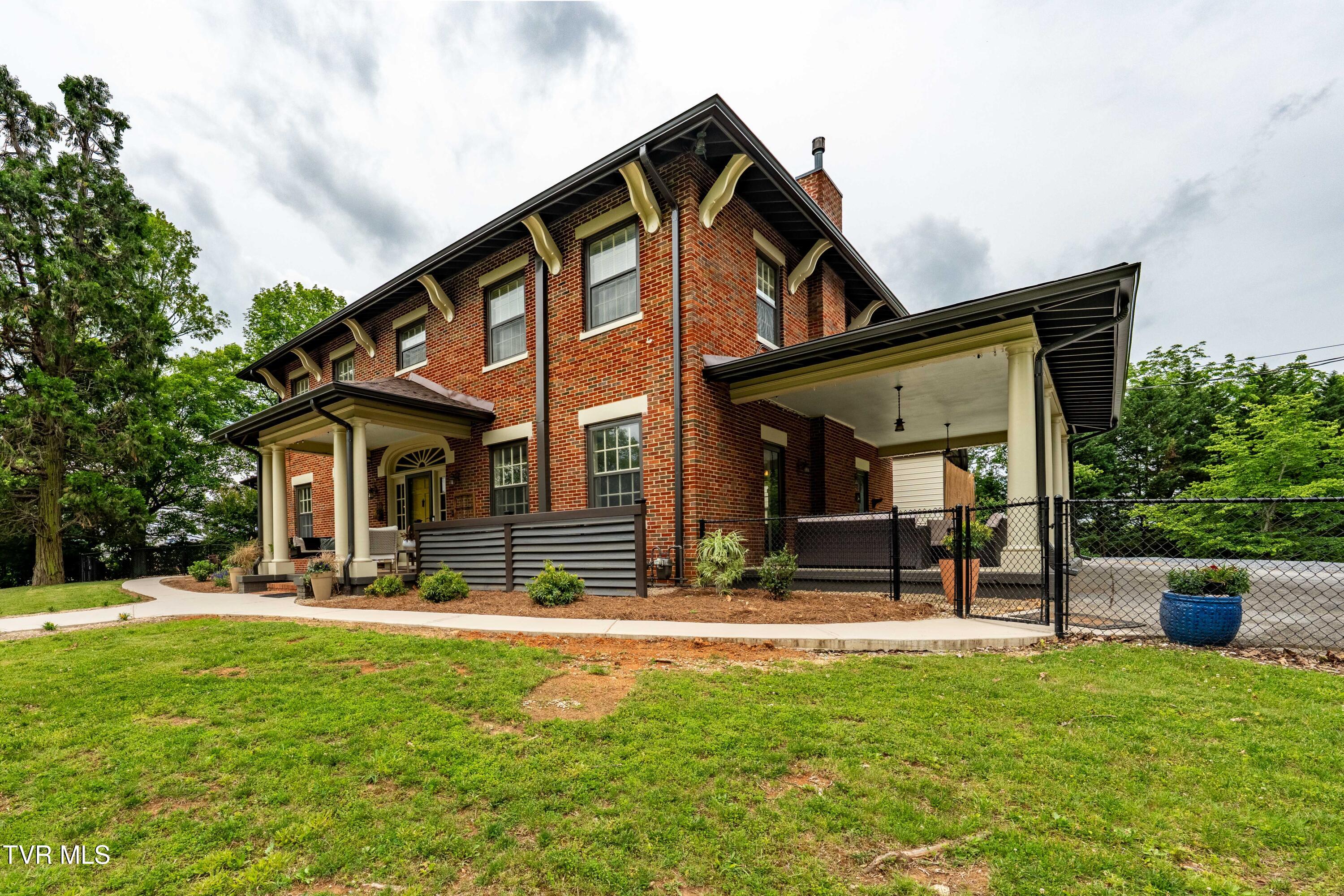 2107 Bartlett Street