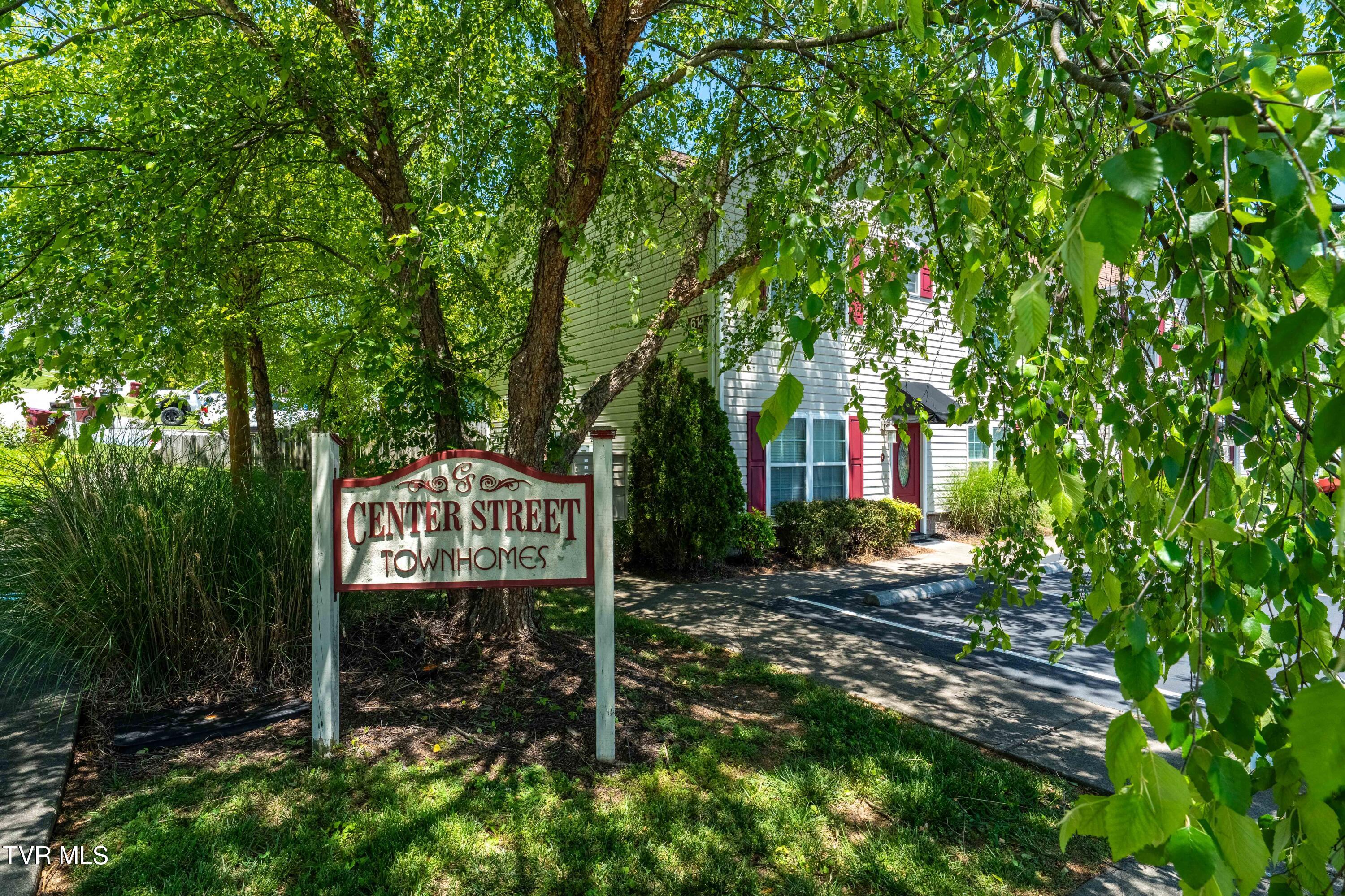614 North Center Street, 5