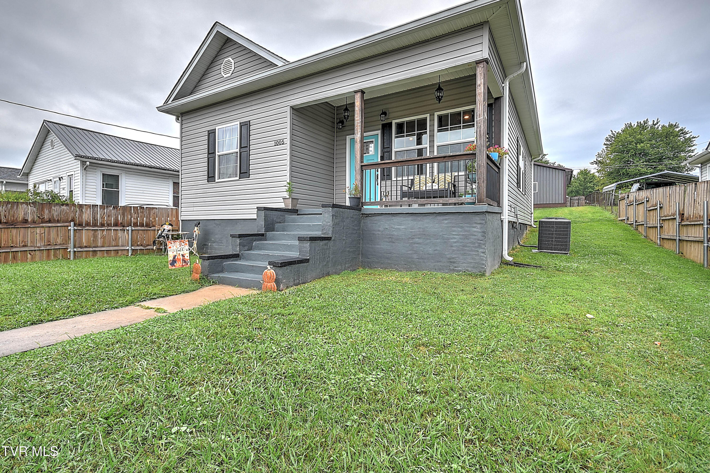 1005 Maple Street