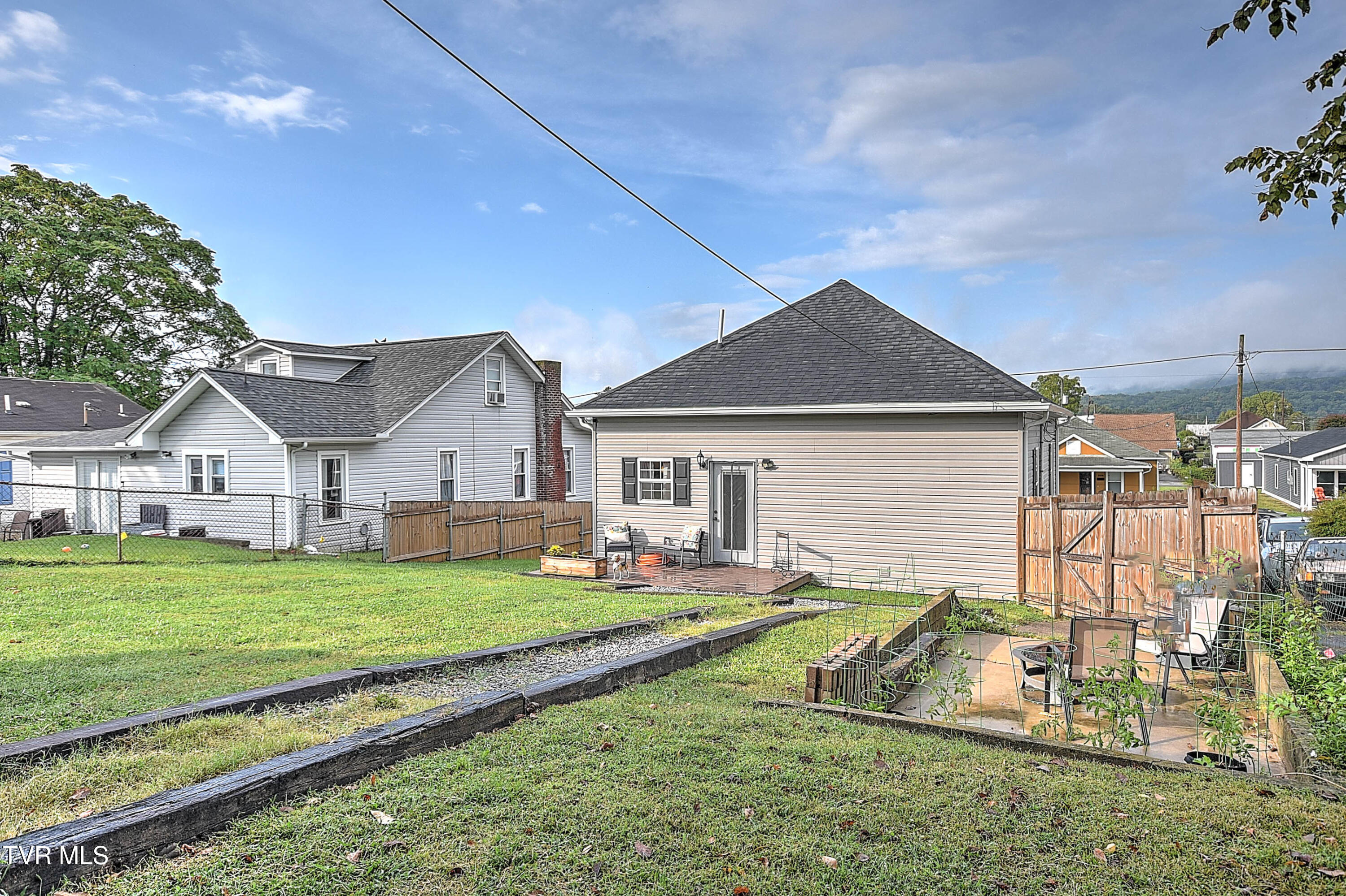 1005 Maple Street
