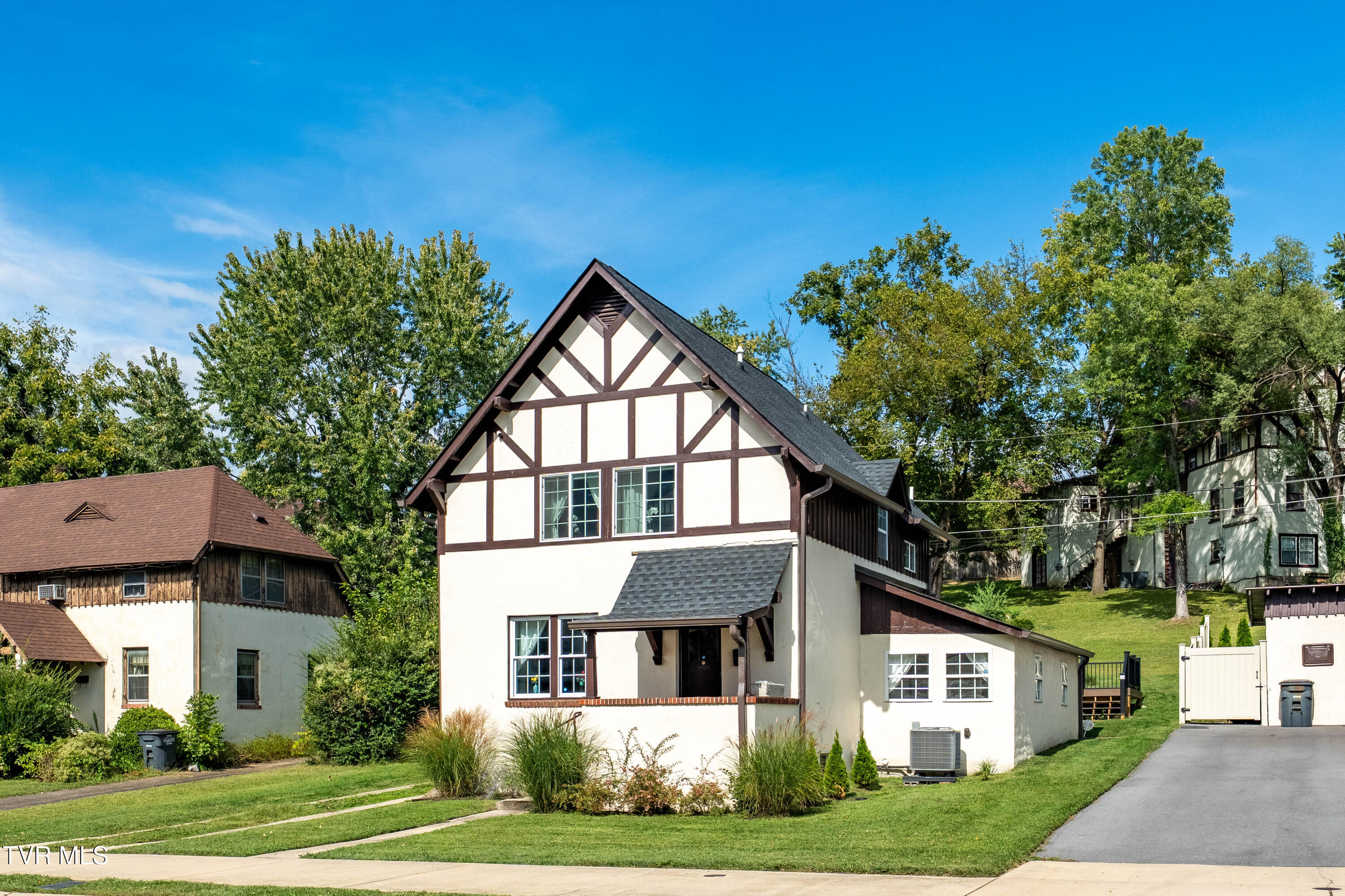 438 West Sullivan Street