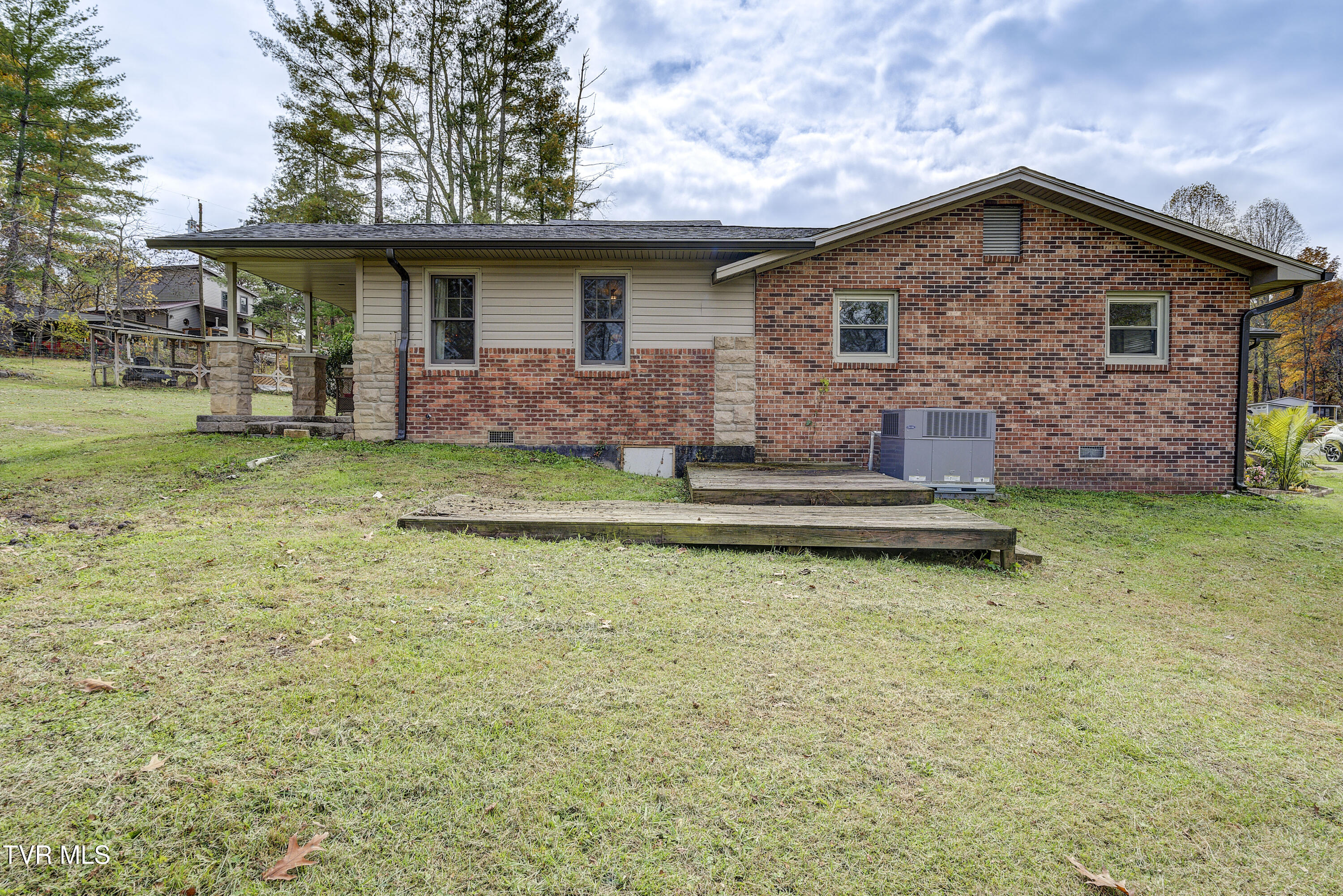 335 Pleasant Hill Place