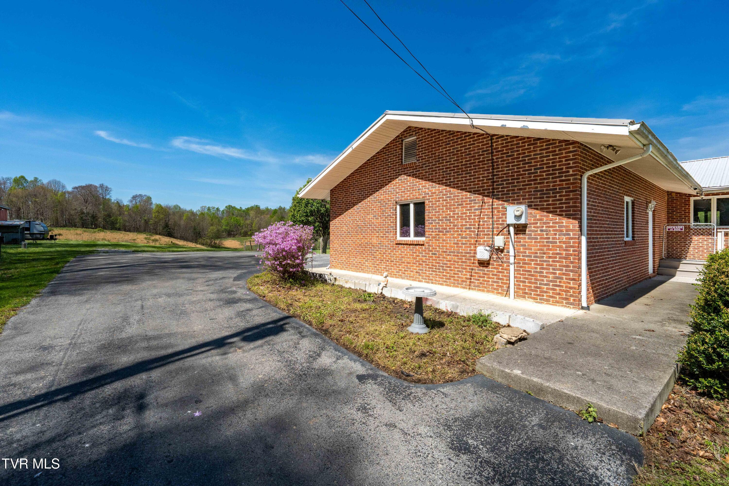 2638 South 81 Highway