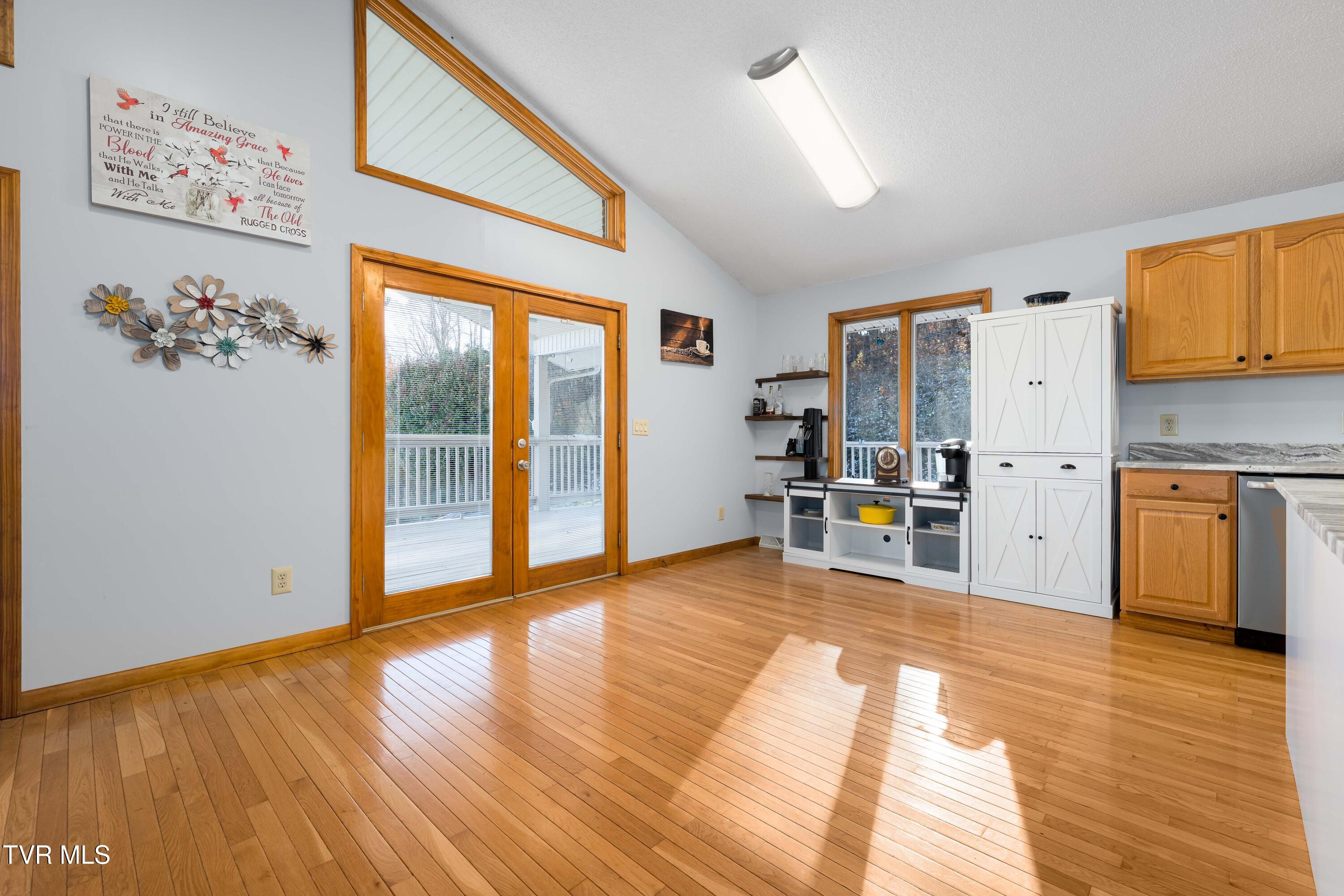 2638 South 81 Highway