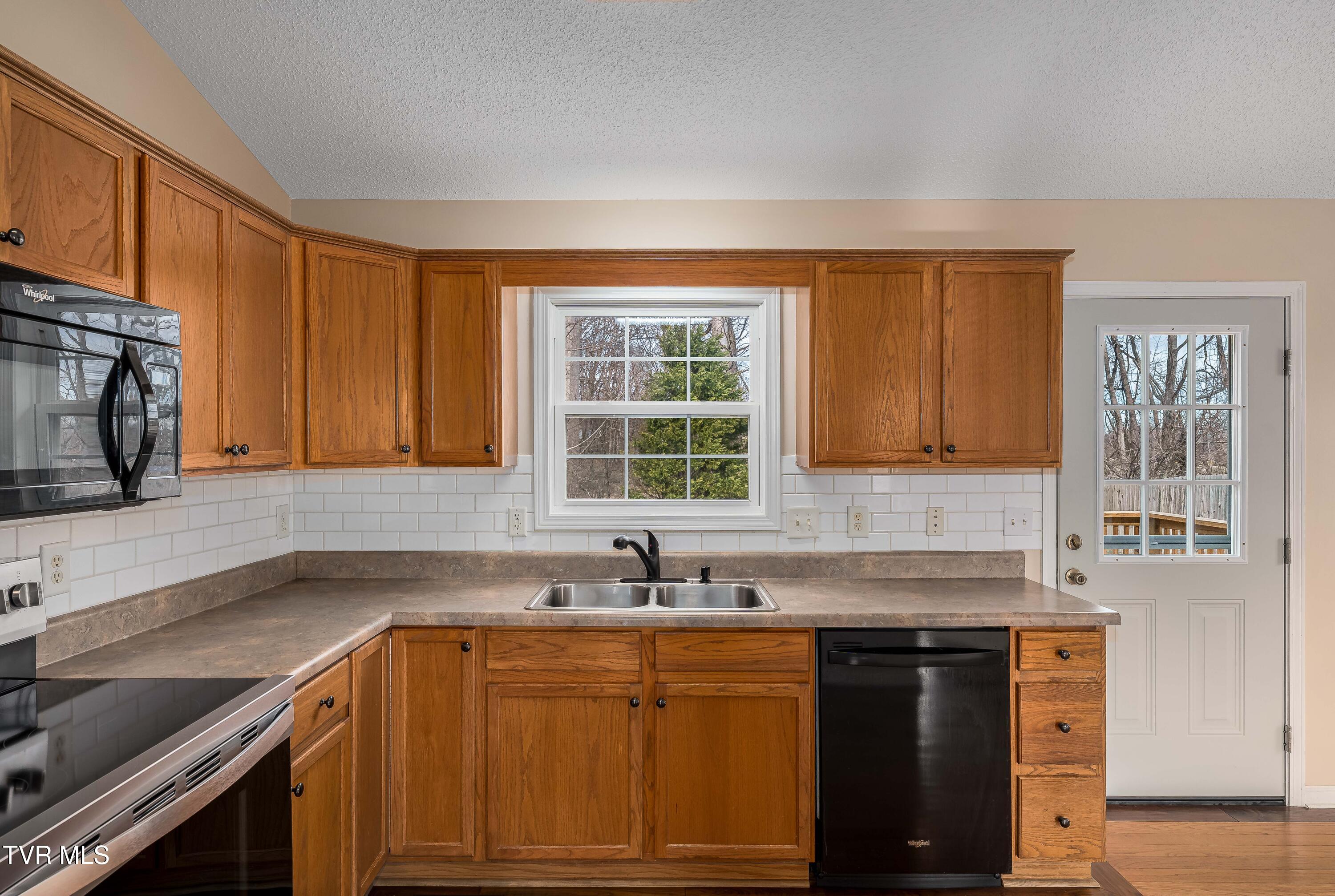 510 Mockingbird Place