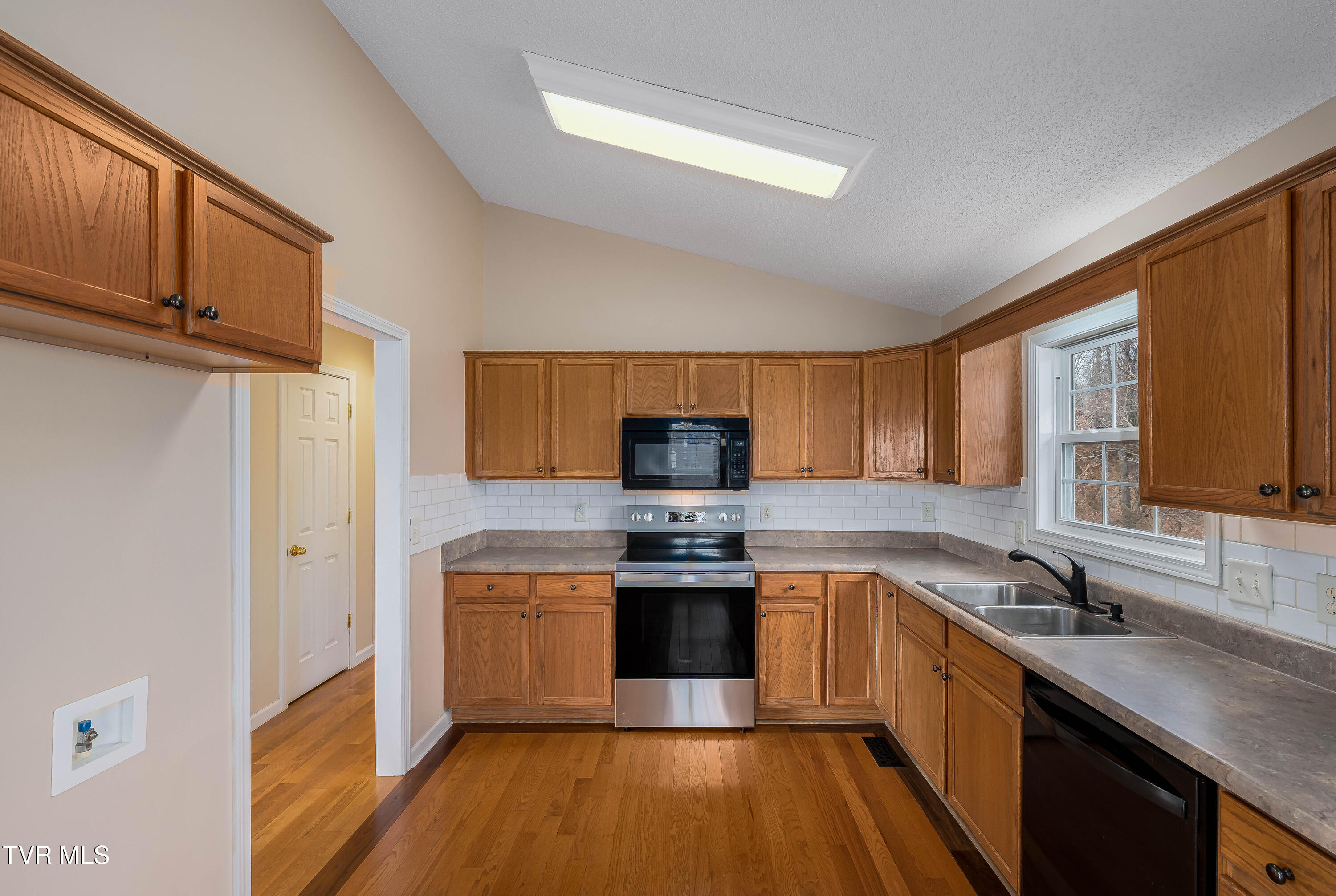 510 Mockingbird Place