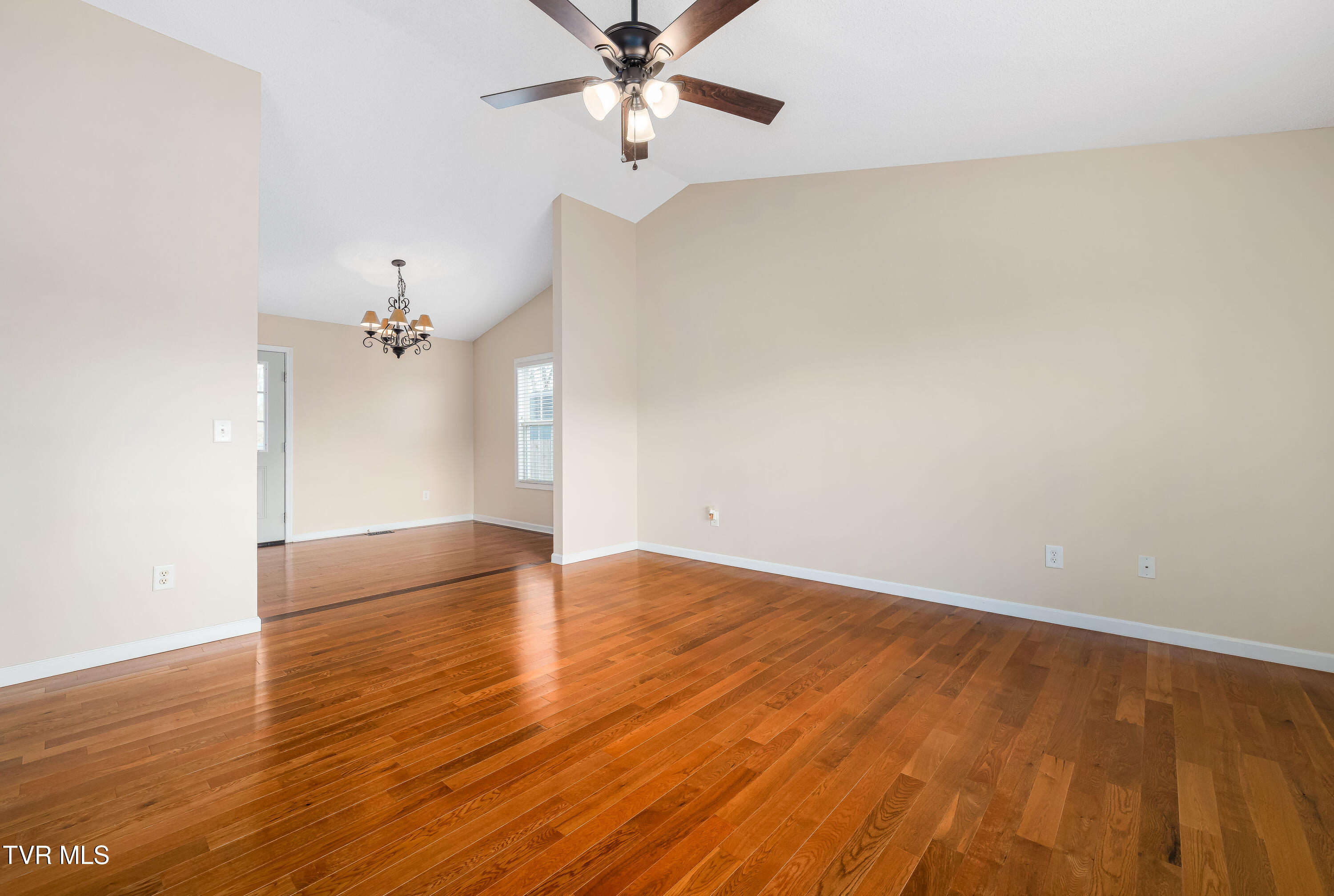 510 Mockingbird Place