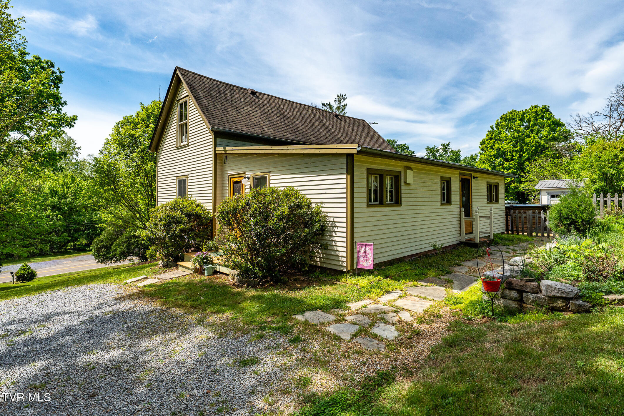 985 Chuckey Pike