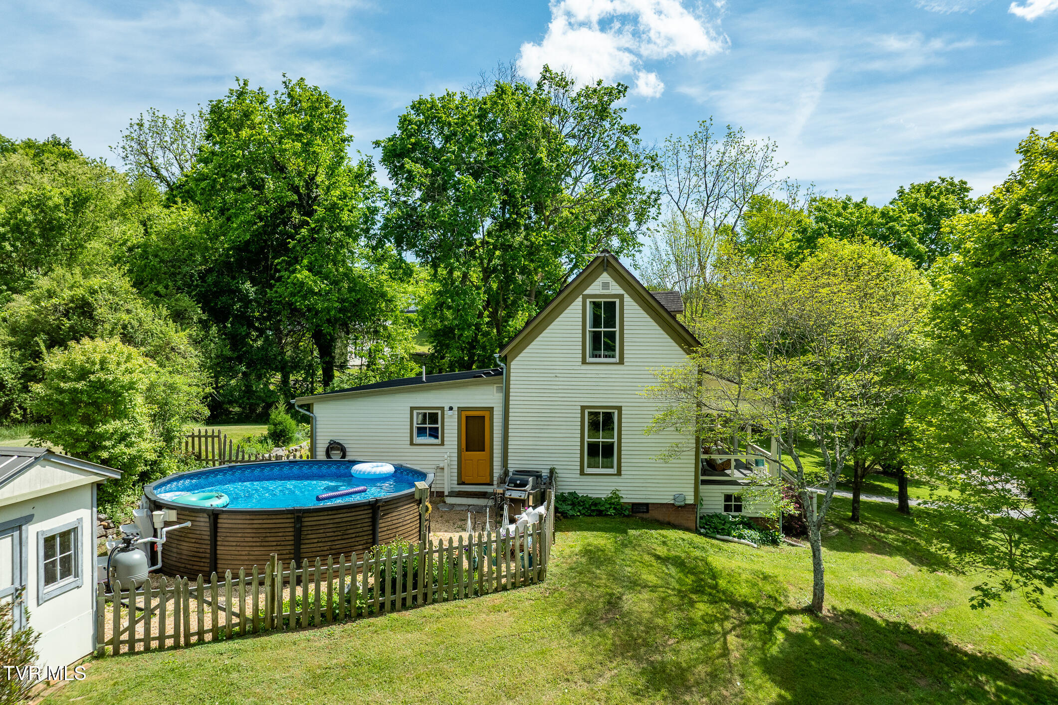 985 Chuckey Pike