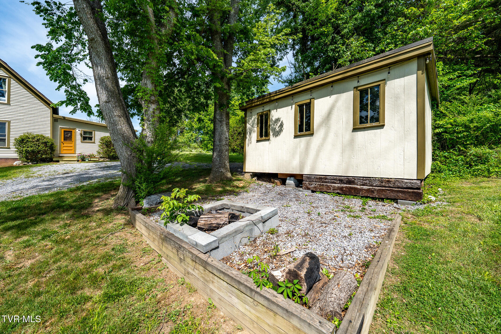 985 Chuckey Pike