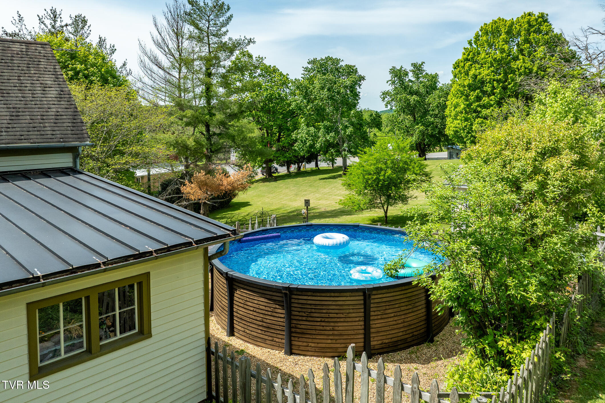 985 Chuckey Pike