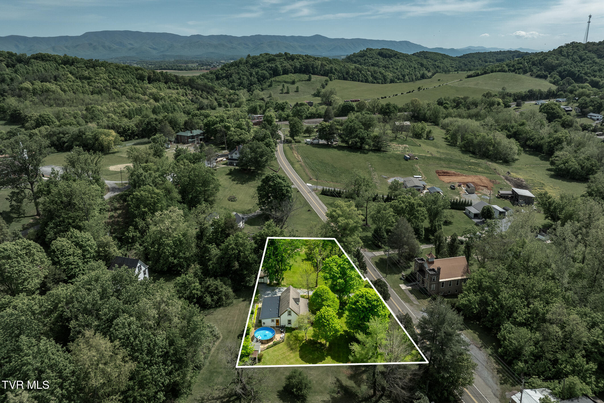 985 Chuckey Pike