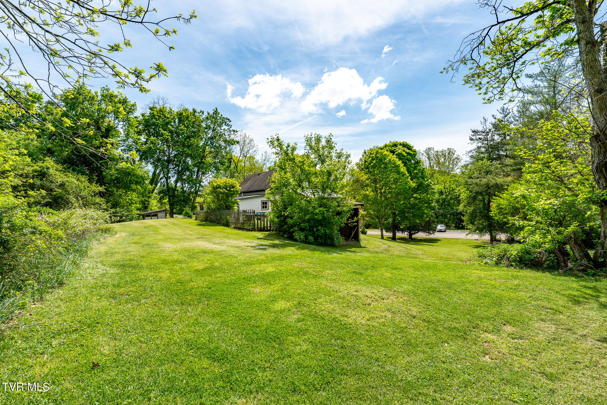 985 Chuckey Pike